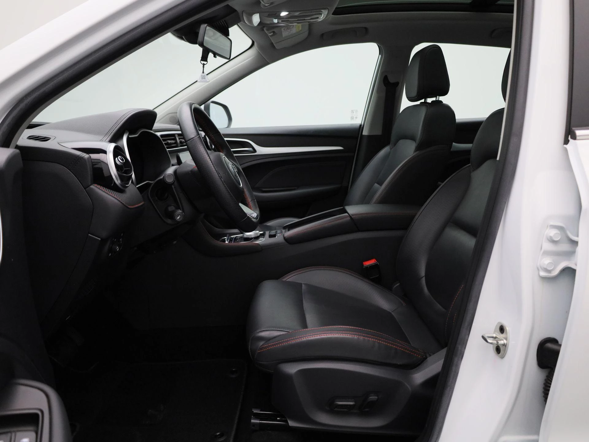 MG-ZS EV-image-9