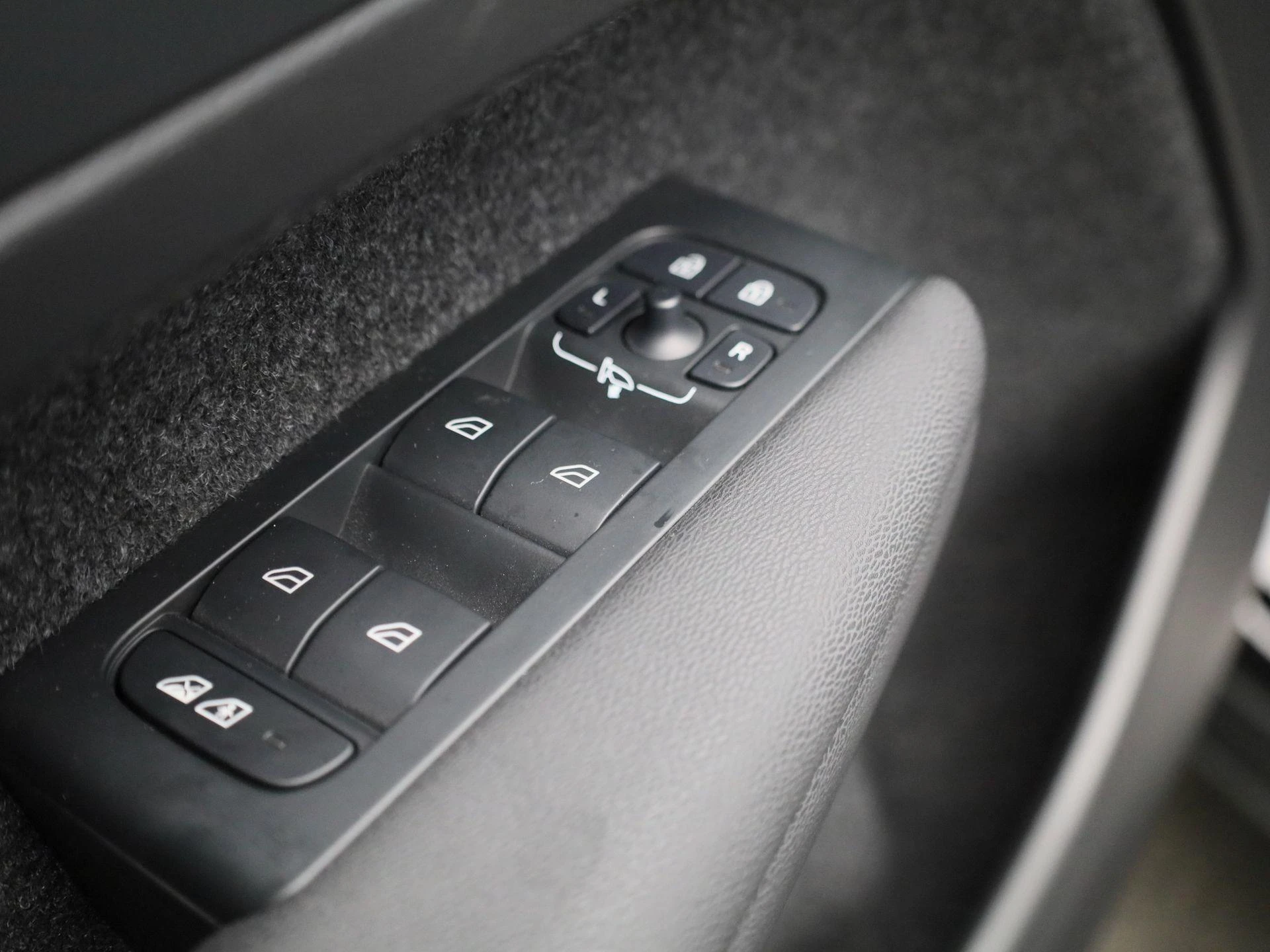 Volvo-XC40-image-27