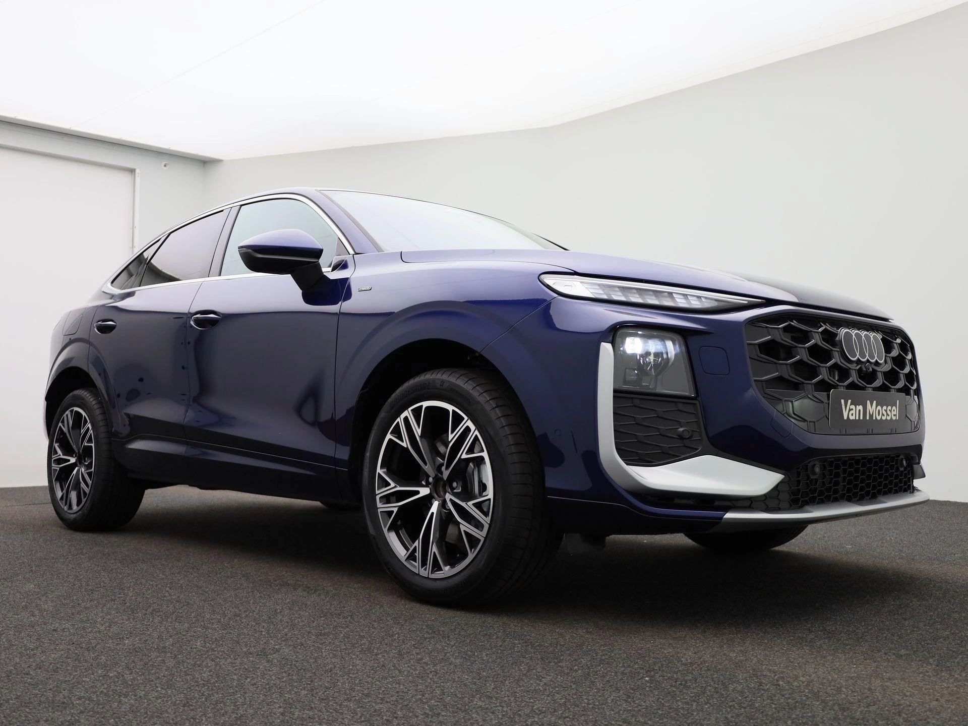 Audi-Q3-image-48
