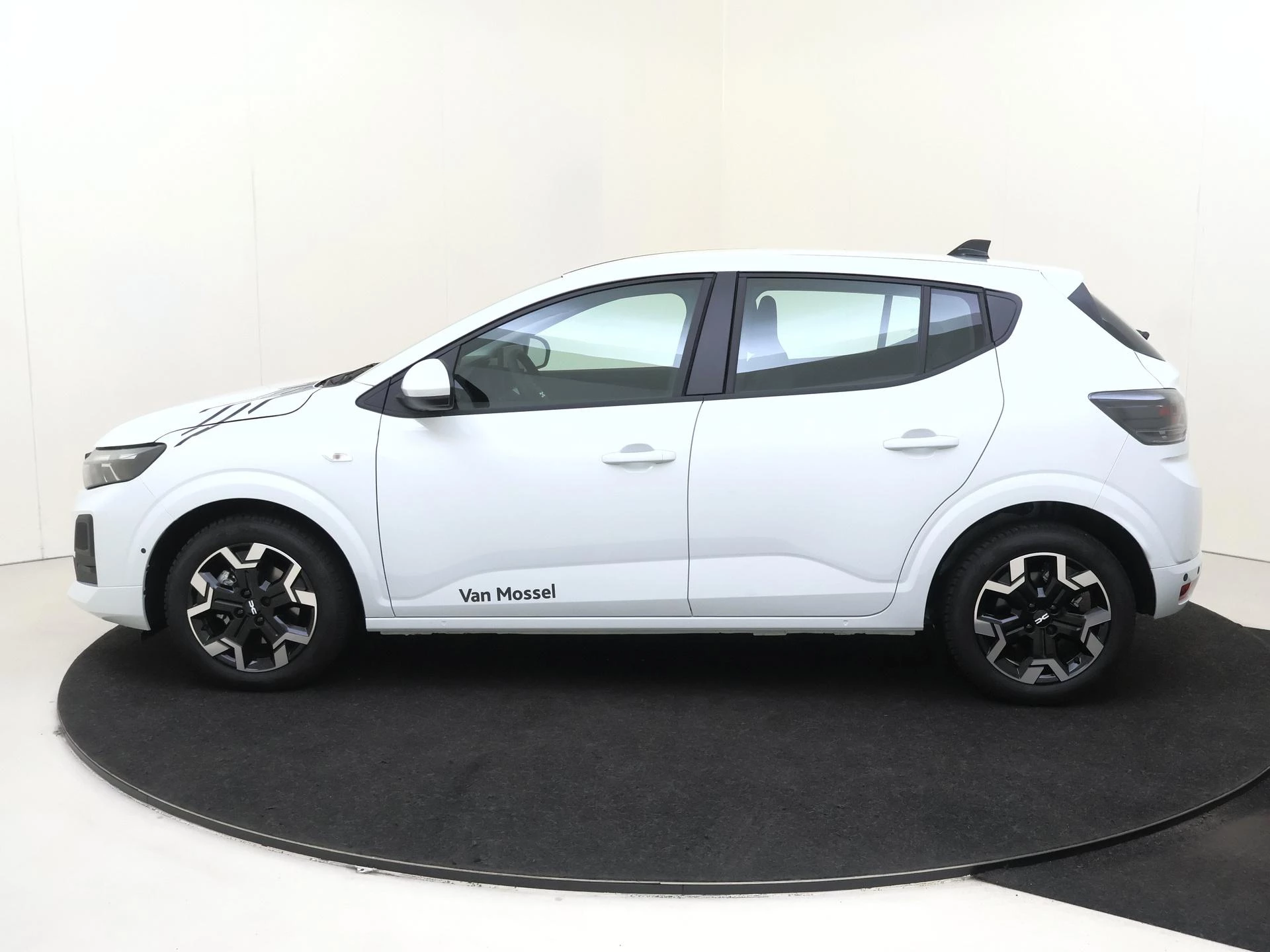 Dacia-Sandero Stepway-image-3