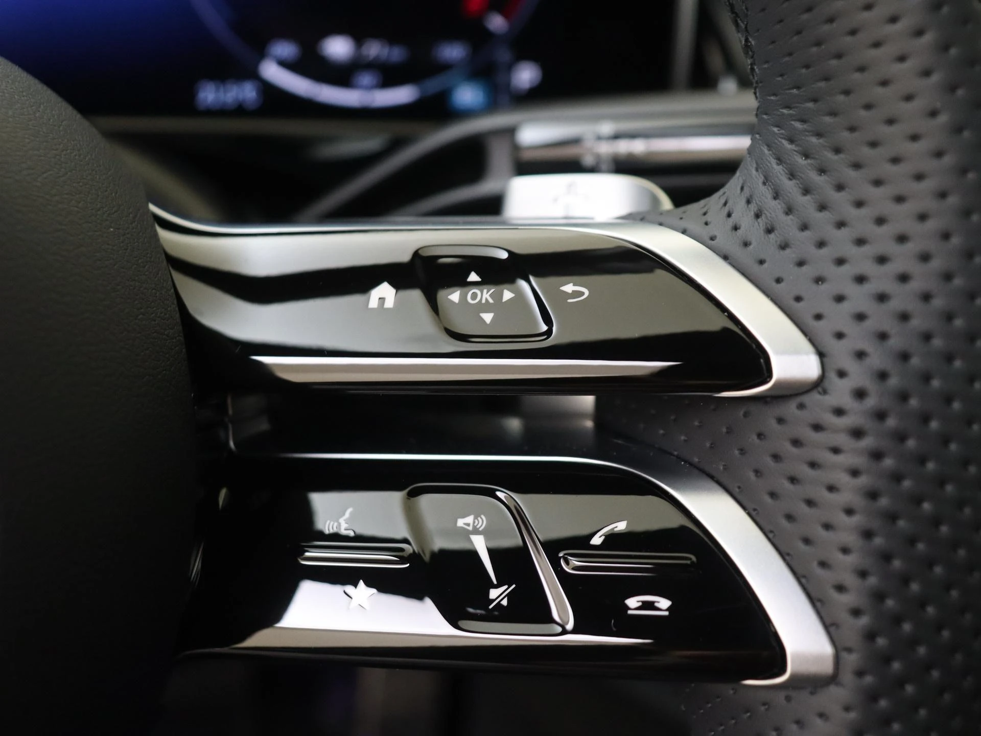 Mercedes-Benz-E-Klasse-image-12