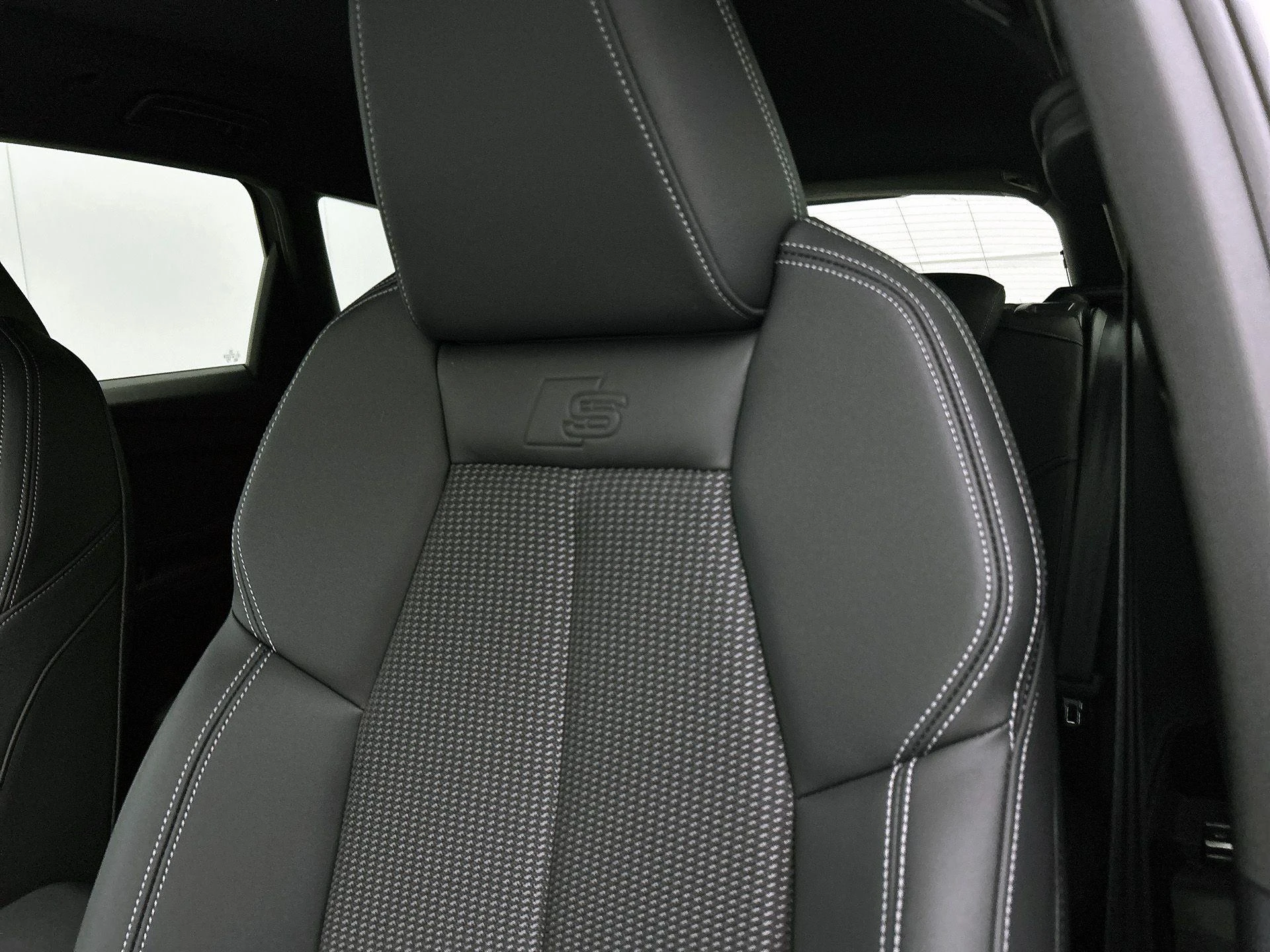 Audi-Q4 e-tron-image-12