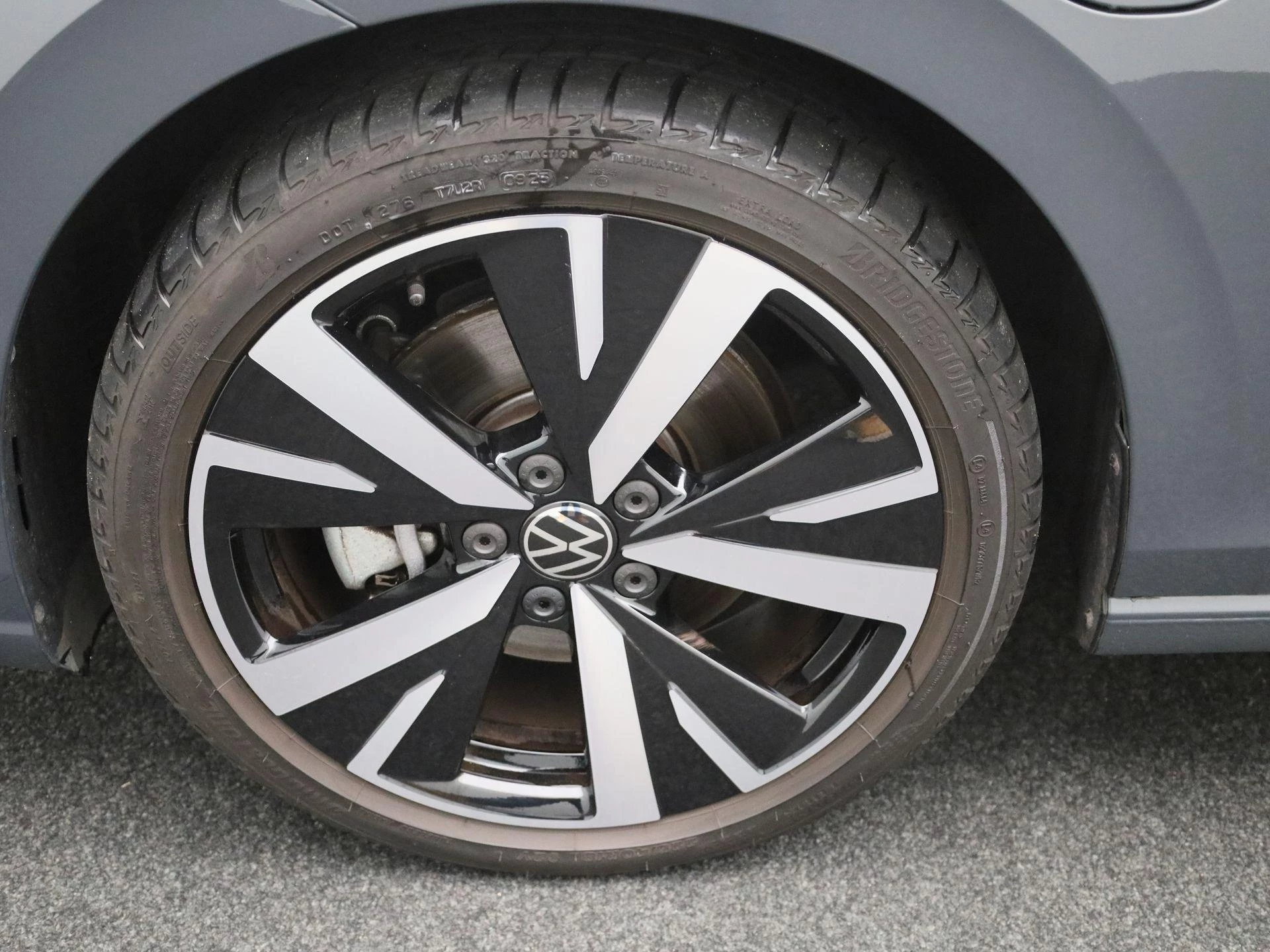 Volkswagen-Golf-image-13