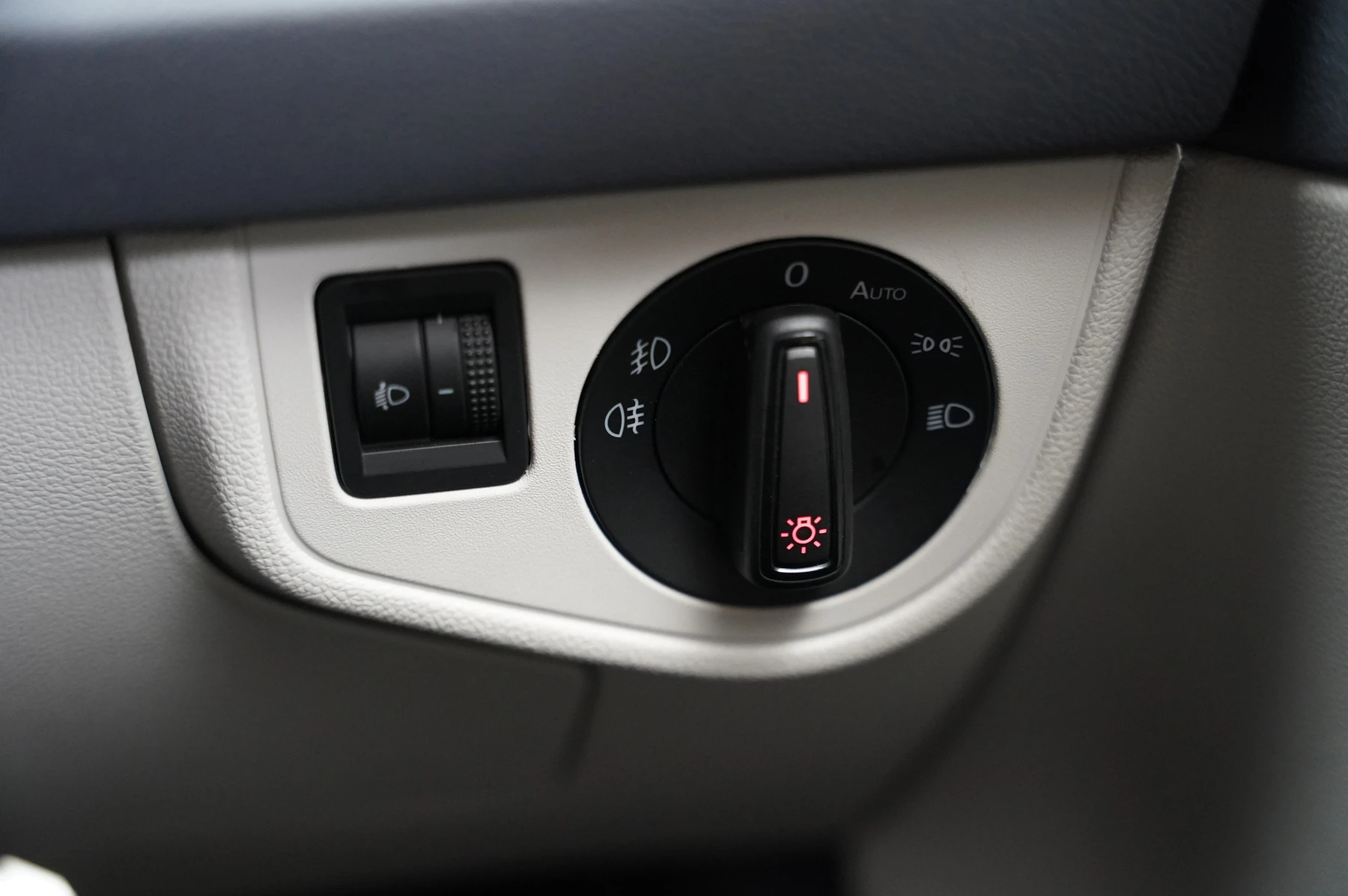 Volkswagen-Polo-image-18