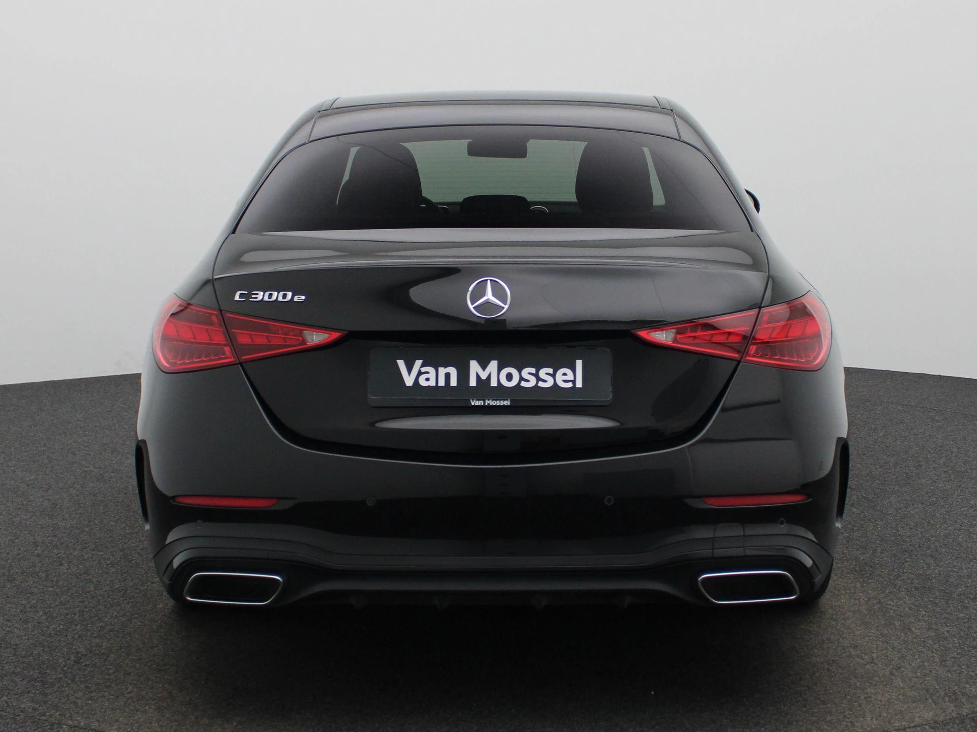 Mercedes-Benz-C-Klasse-image-4