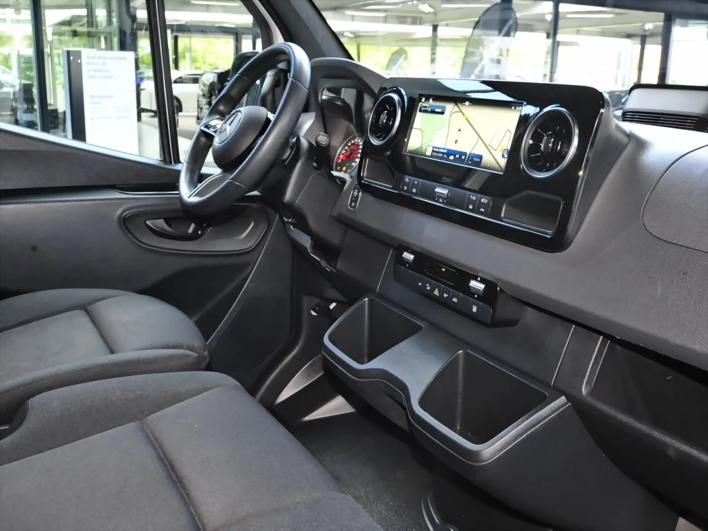 Mercedes-Benz-Sprinter 317-image-9