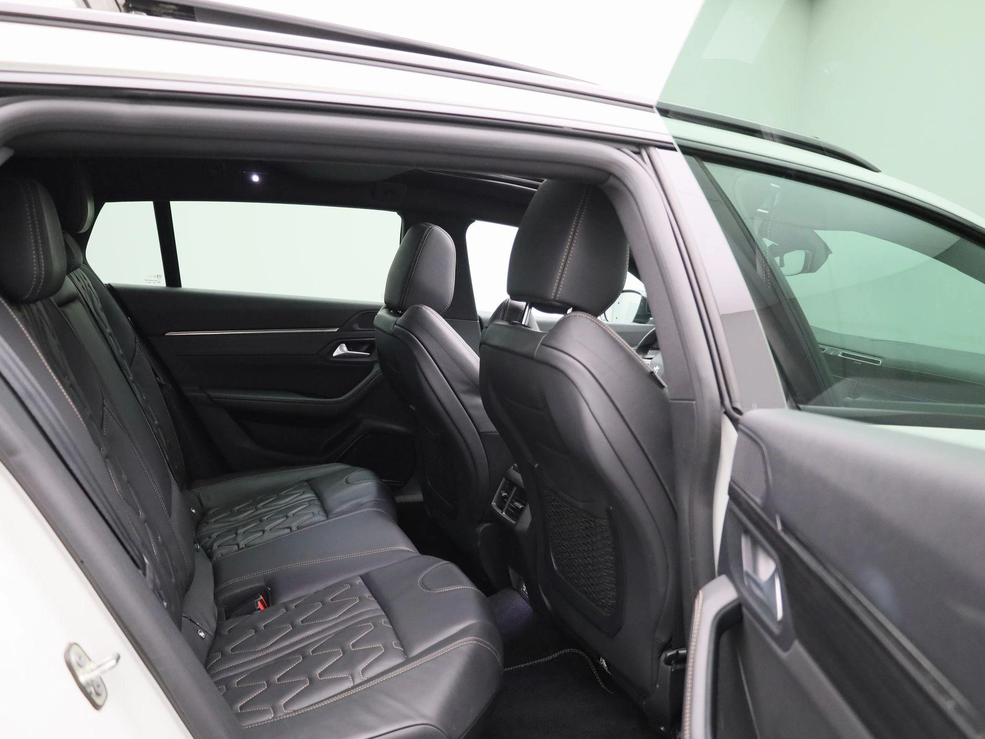 Peugeot-508-image-41