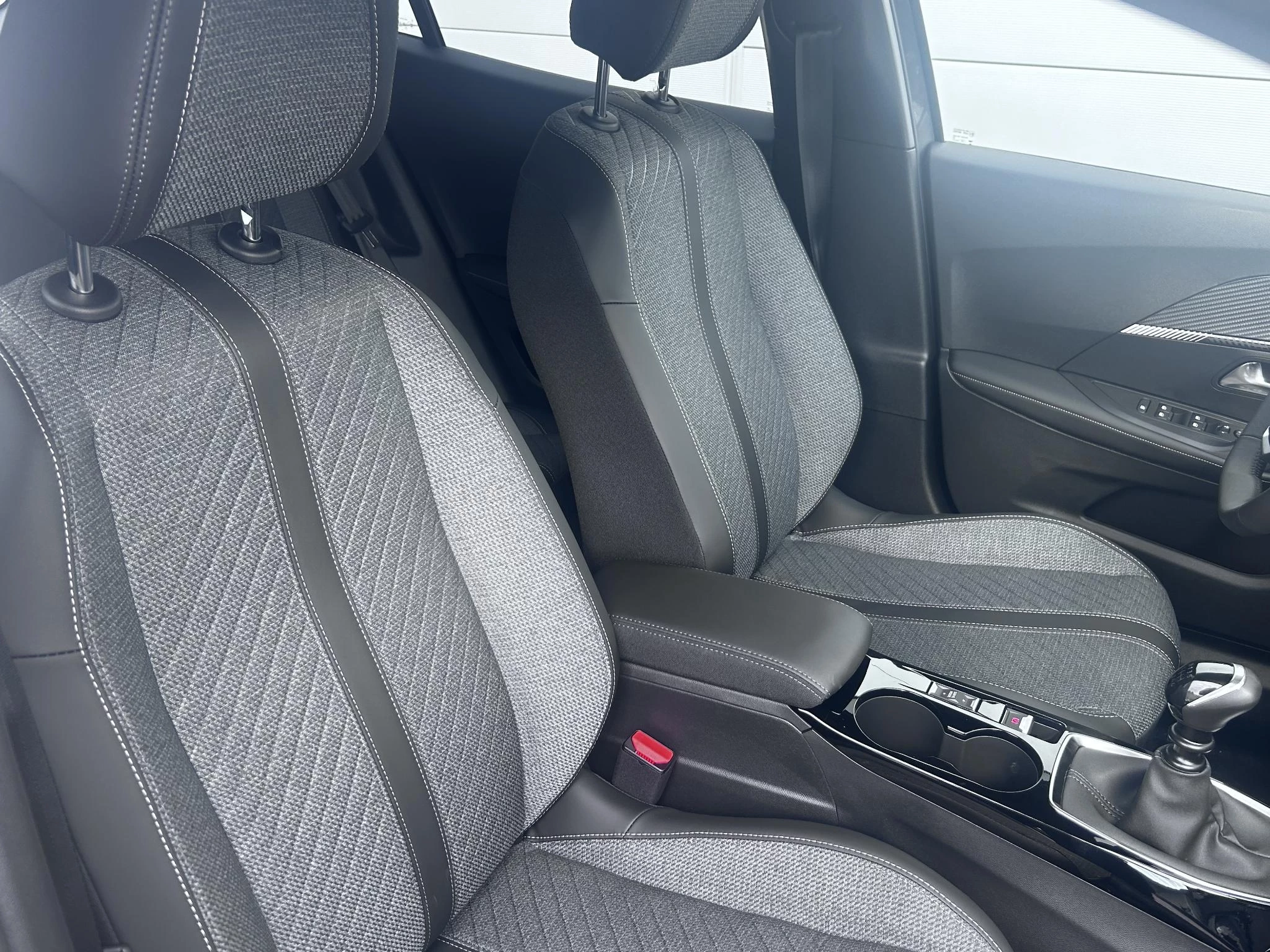 Peugeot-2008-image-9