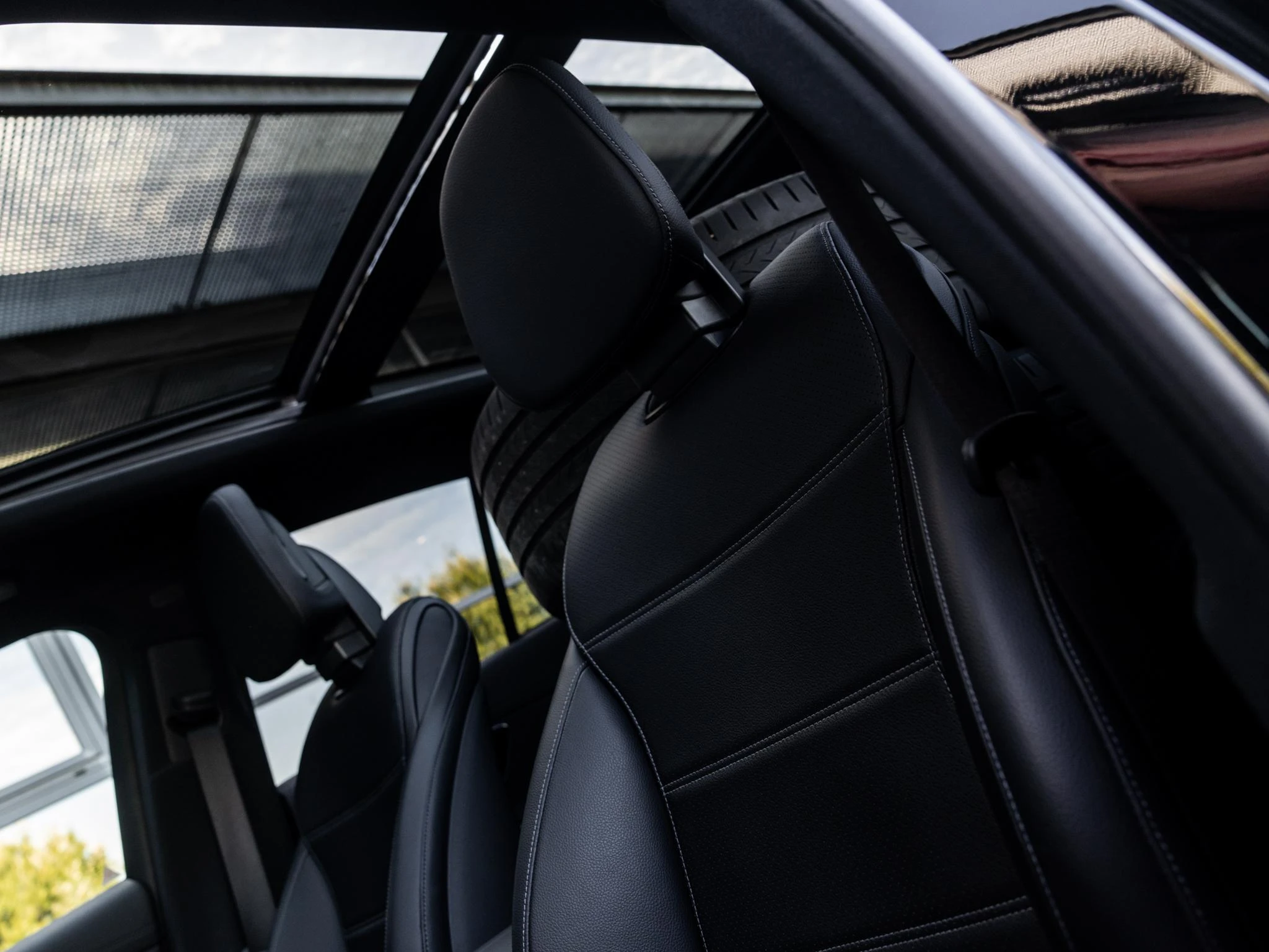 Mercedes-Benz-GLC-image-16