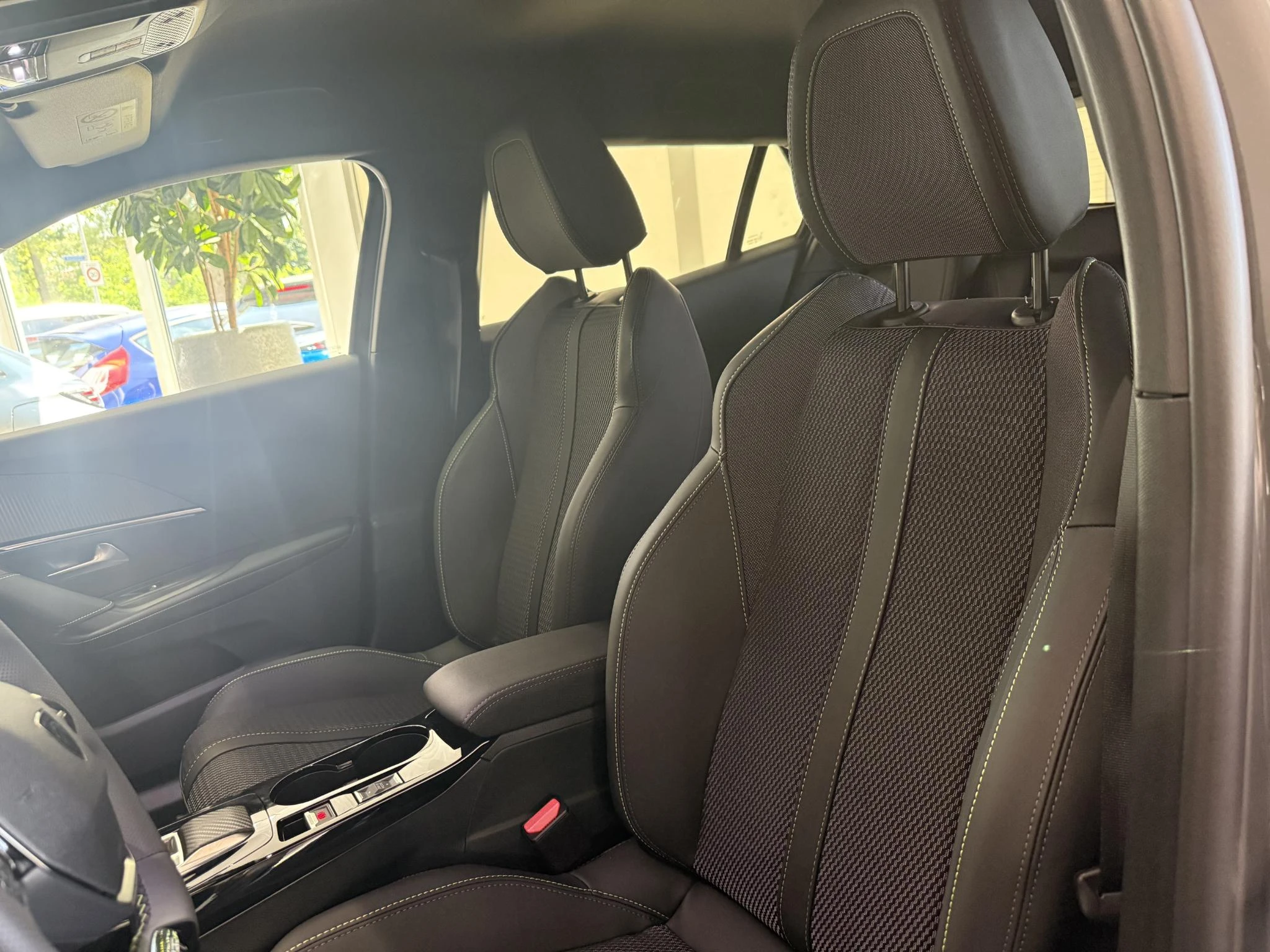 Peugeot 2008 1.2 Hybrid 145 GT