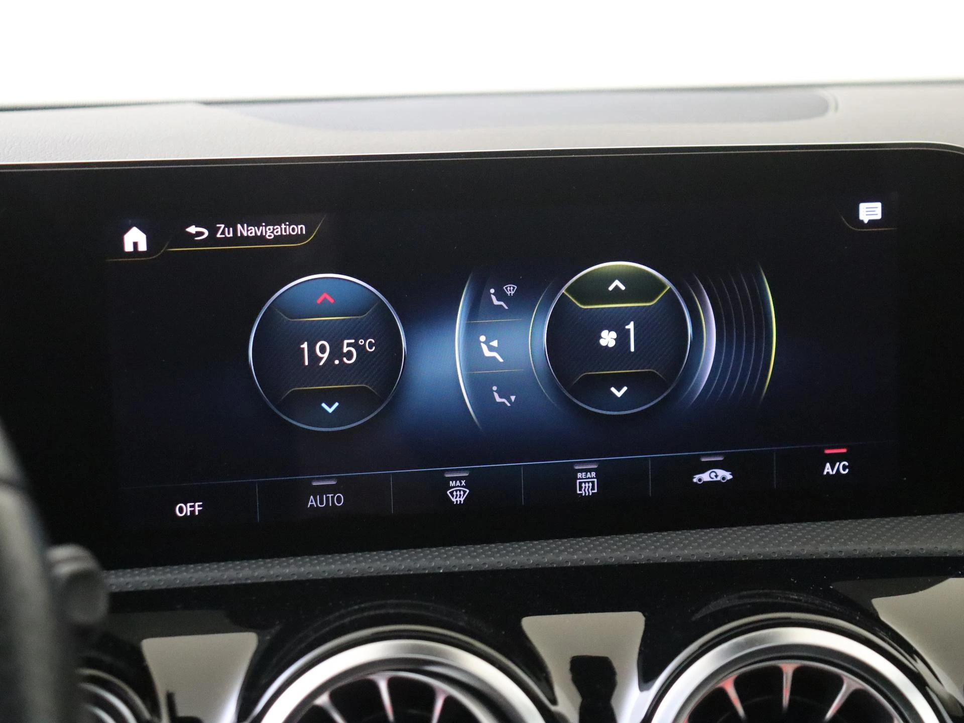 Mercedes-Benz-A-Klasse-image-18