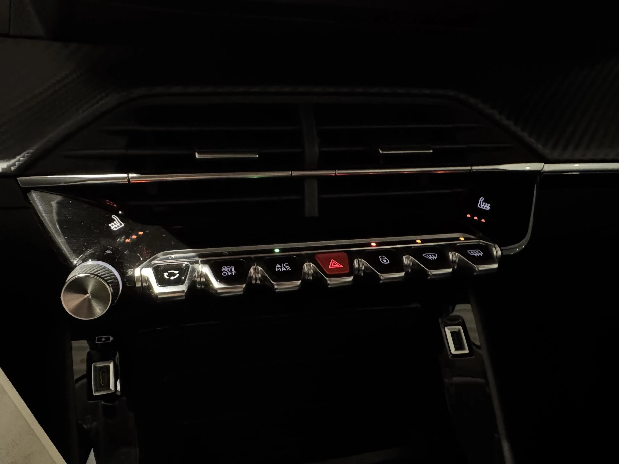 Peugeot-208-image-19