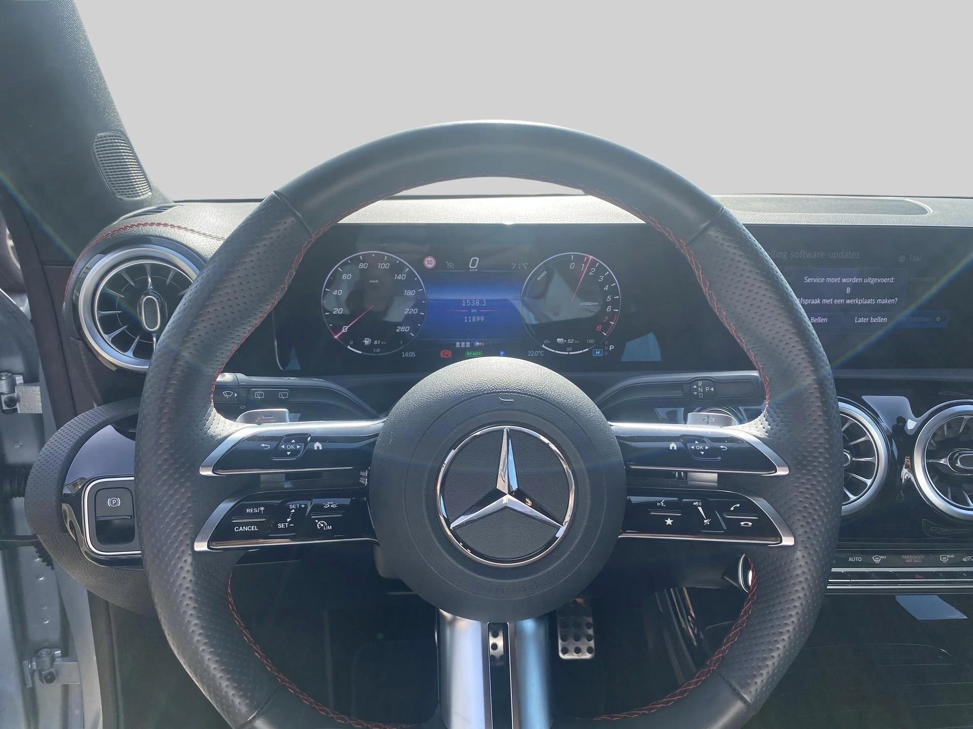 Mercedes-Benz-CLA-image-9