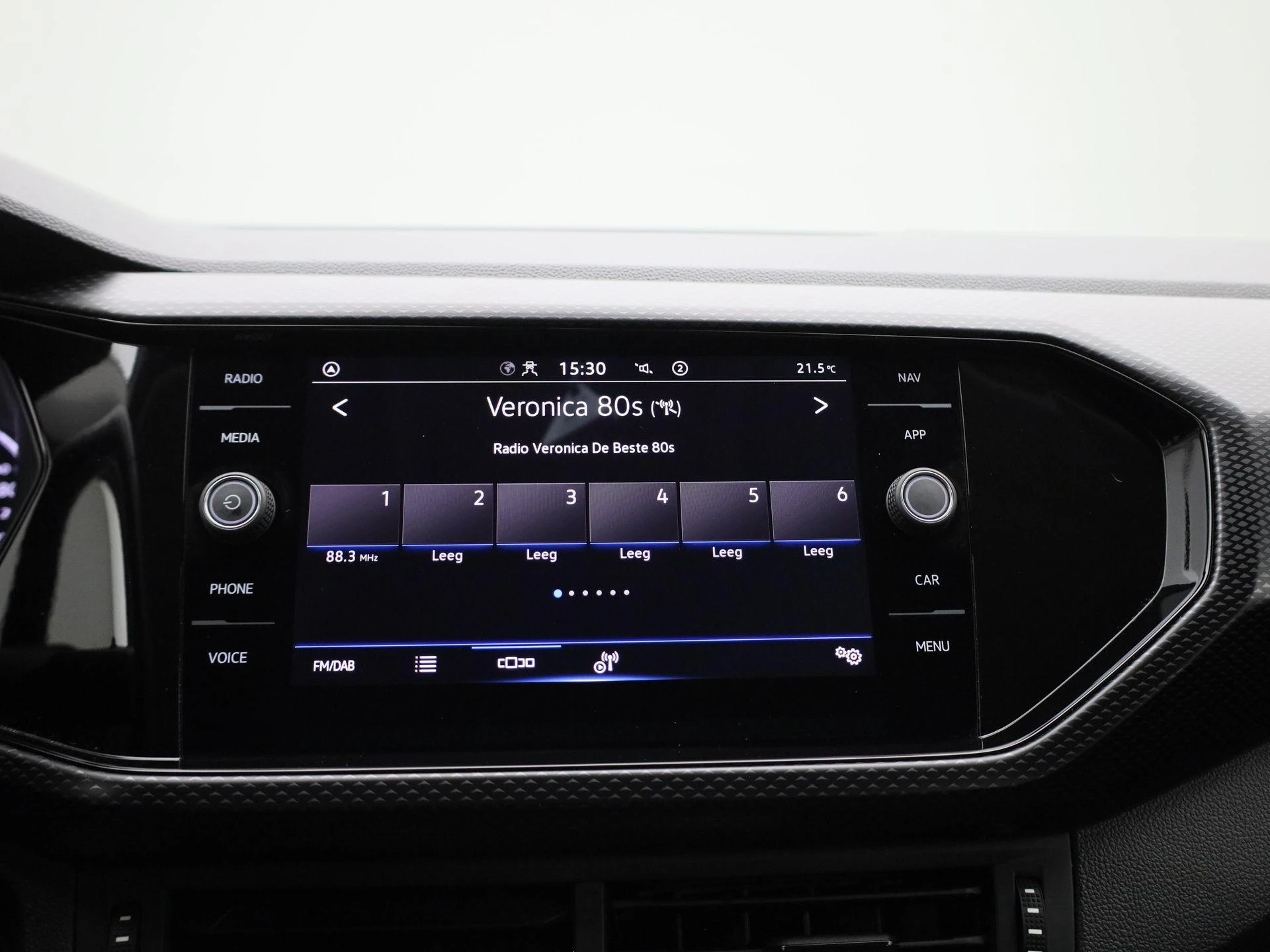 Volkswagen-T-Cross-image-15