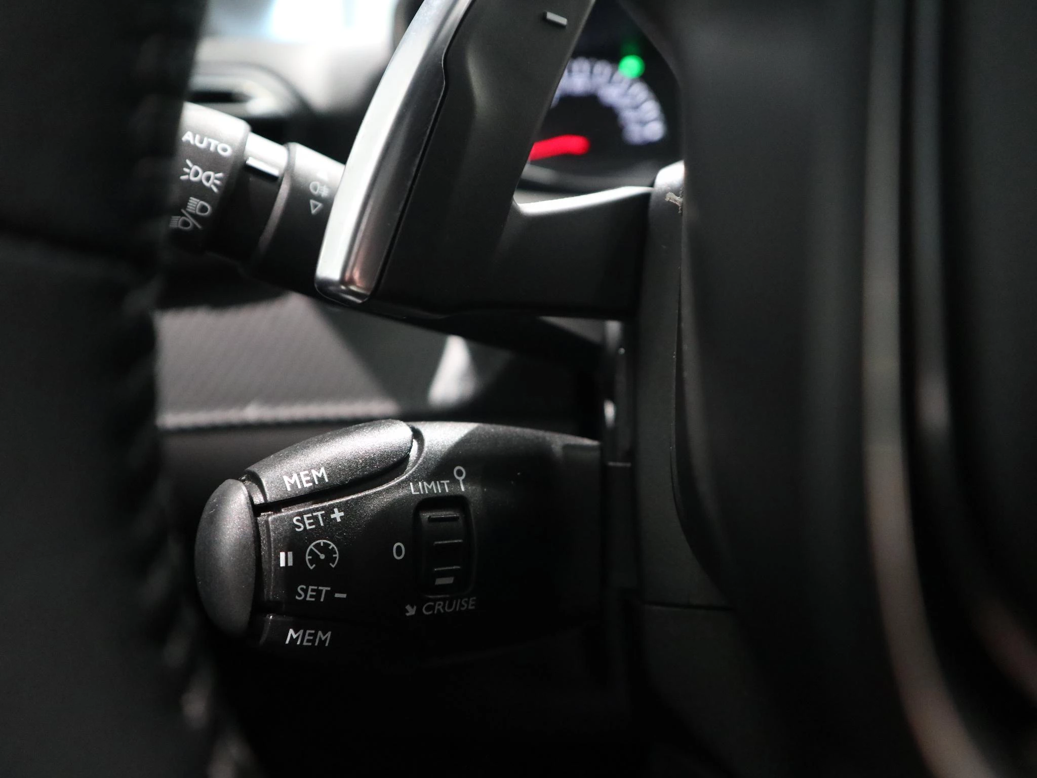 Peugeot-208-image-18