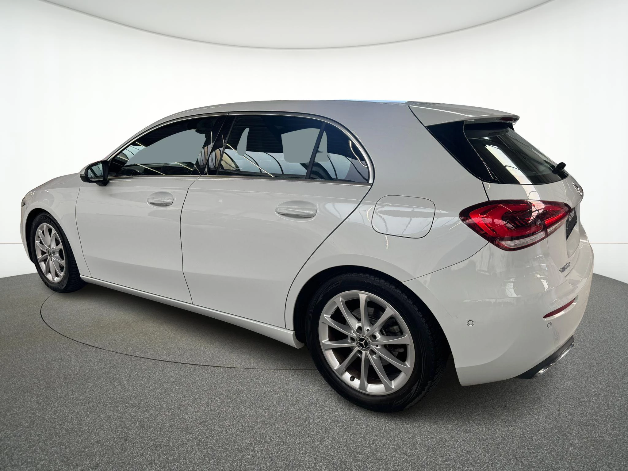 Mercedes-Benz Classe A 180 d Business Solution + TREKHAAK + MULTIBEAM + LEDER +