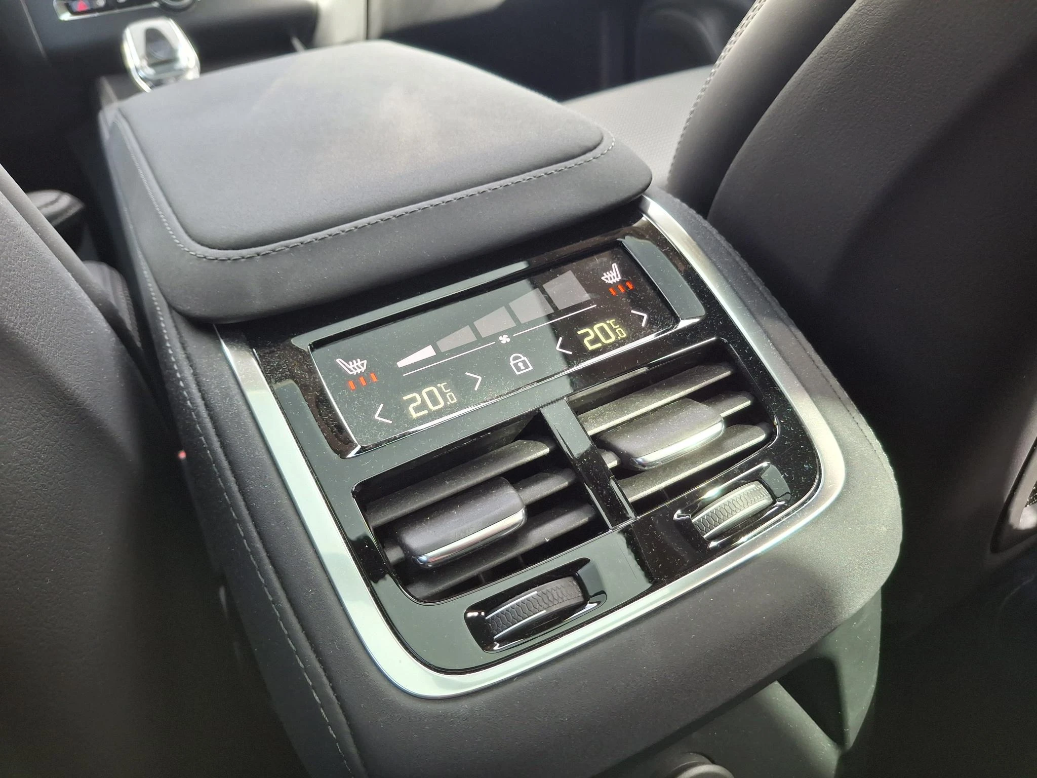 Volvo-XC90-image-46