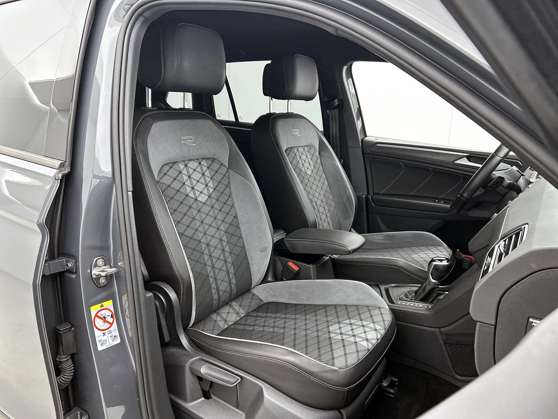 Volkswagen-Tiguan-image-38