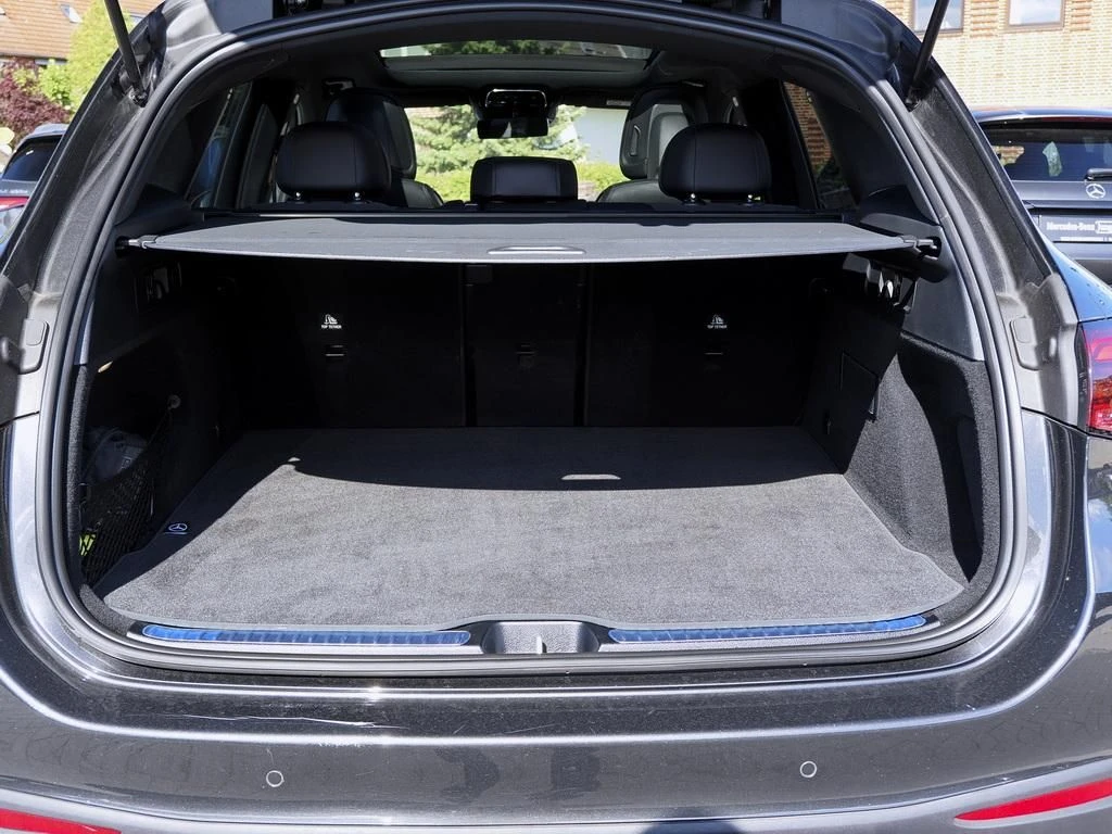 Mercedes-Benz-GLC 300 d-image-15