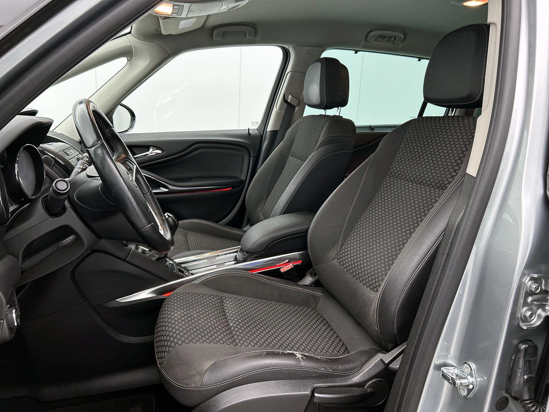 Opel-Zafira Tourer-image-32
