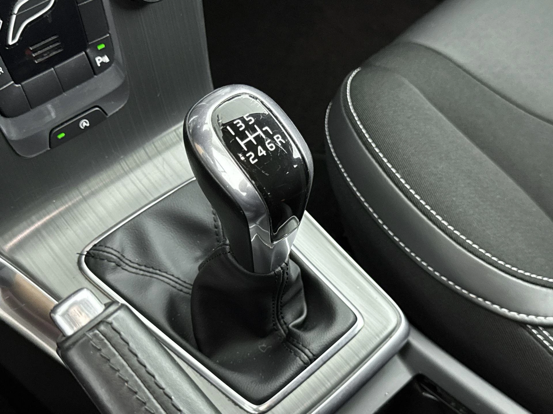 Volvo-V40-image-13