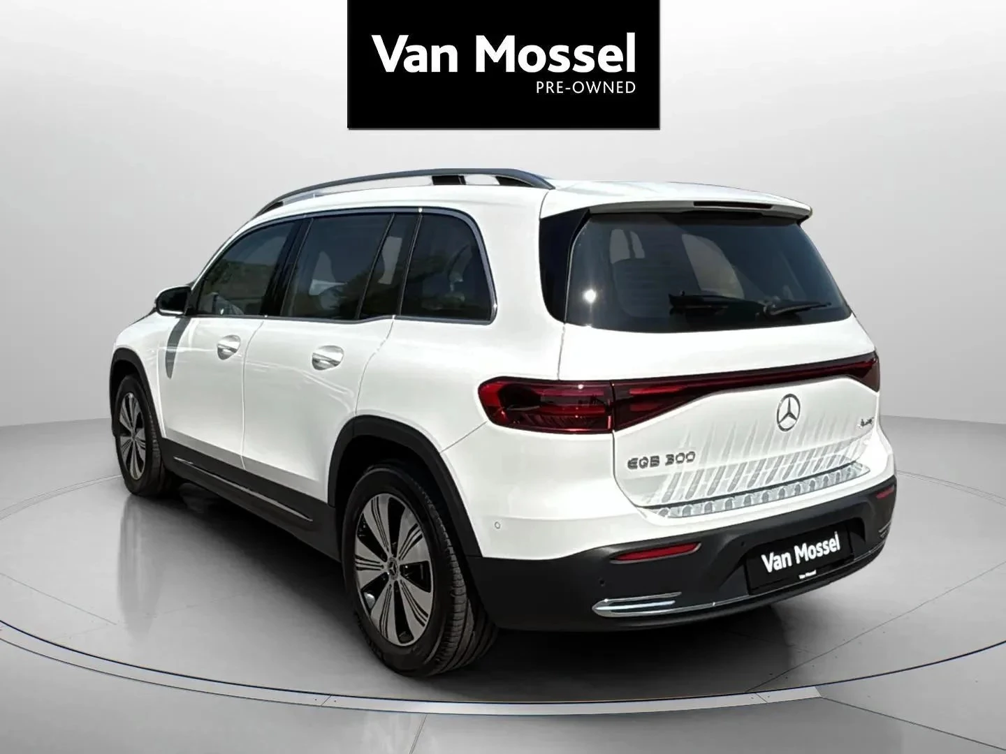 Mercedes-Benz-EQB-image-3