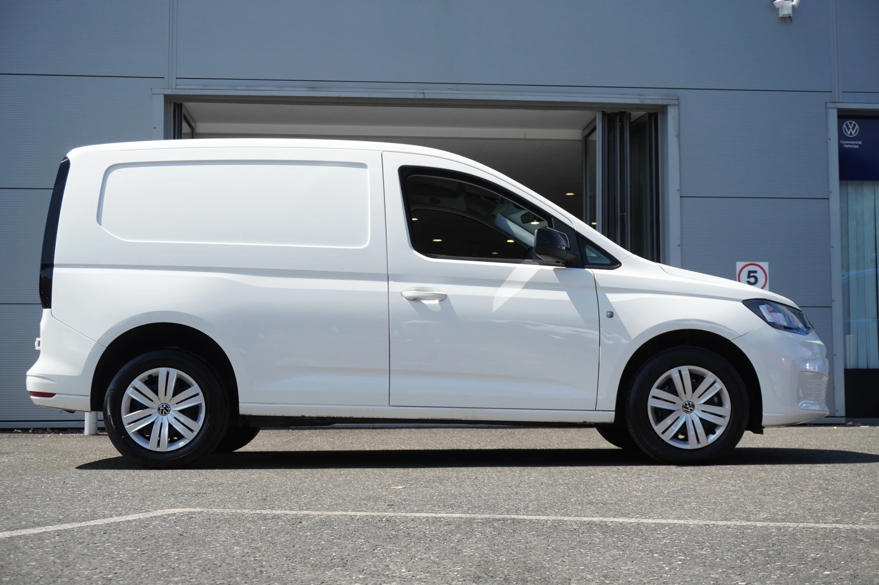 Volkswagen-Caddy-image-3