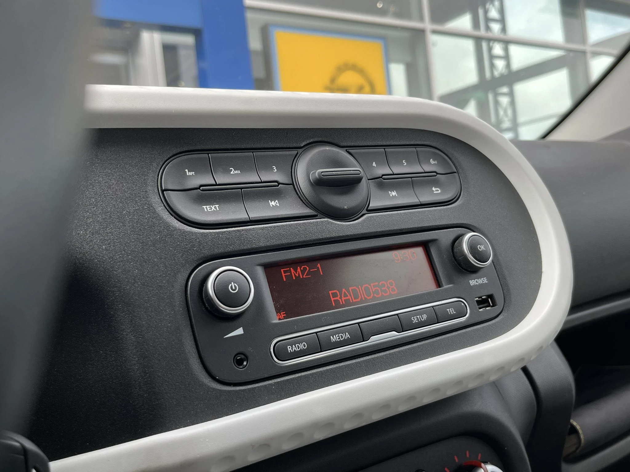 Renault-Twingo-image-19