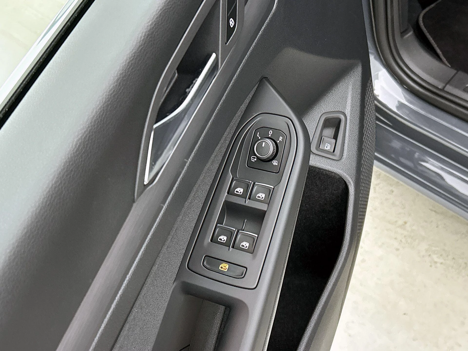 Volkswagen-Golf-image-28