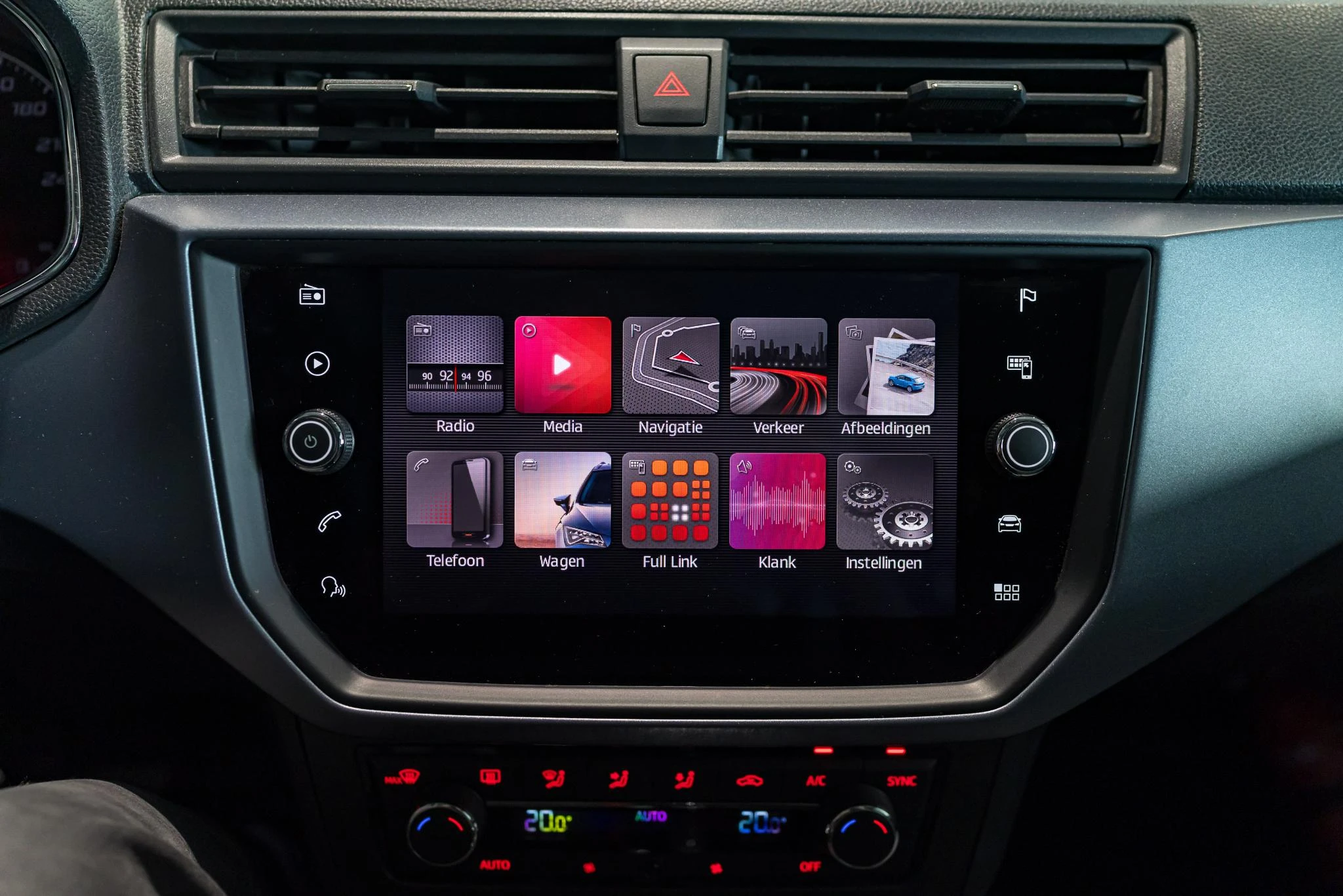SEAT-Arona-image-26