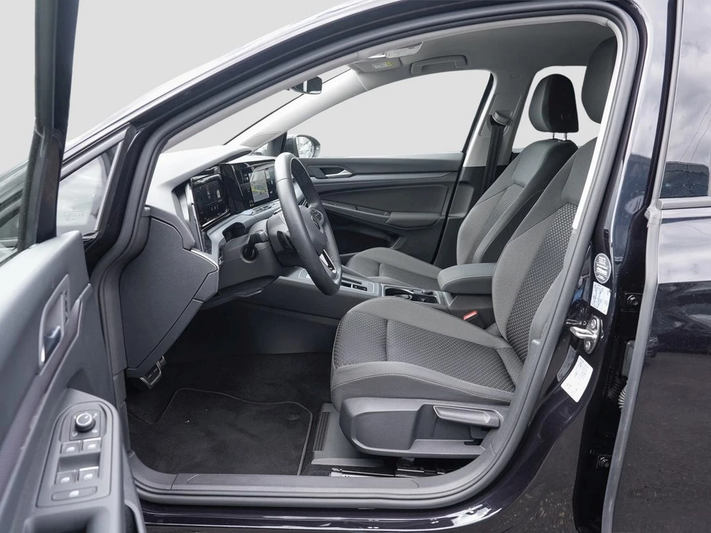 Volkswagen Golf VIII 1.5 eTSI DSG Active Navi/RFK/LED