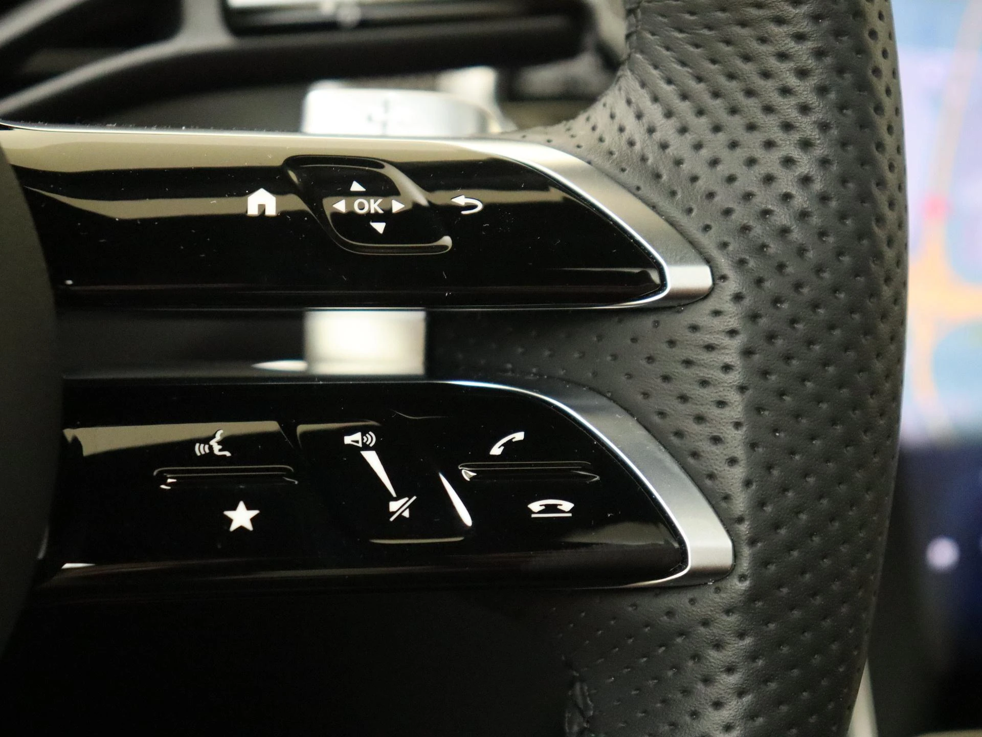 Mercedes-Benz-GLC-image-13