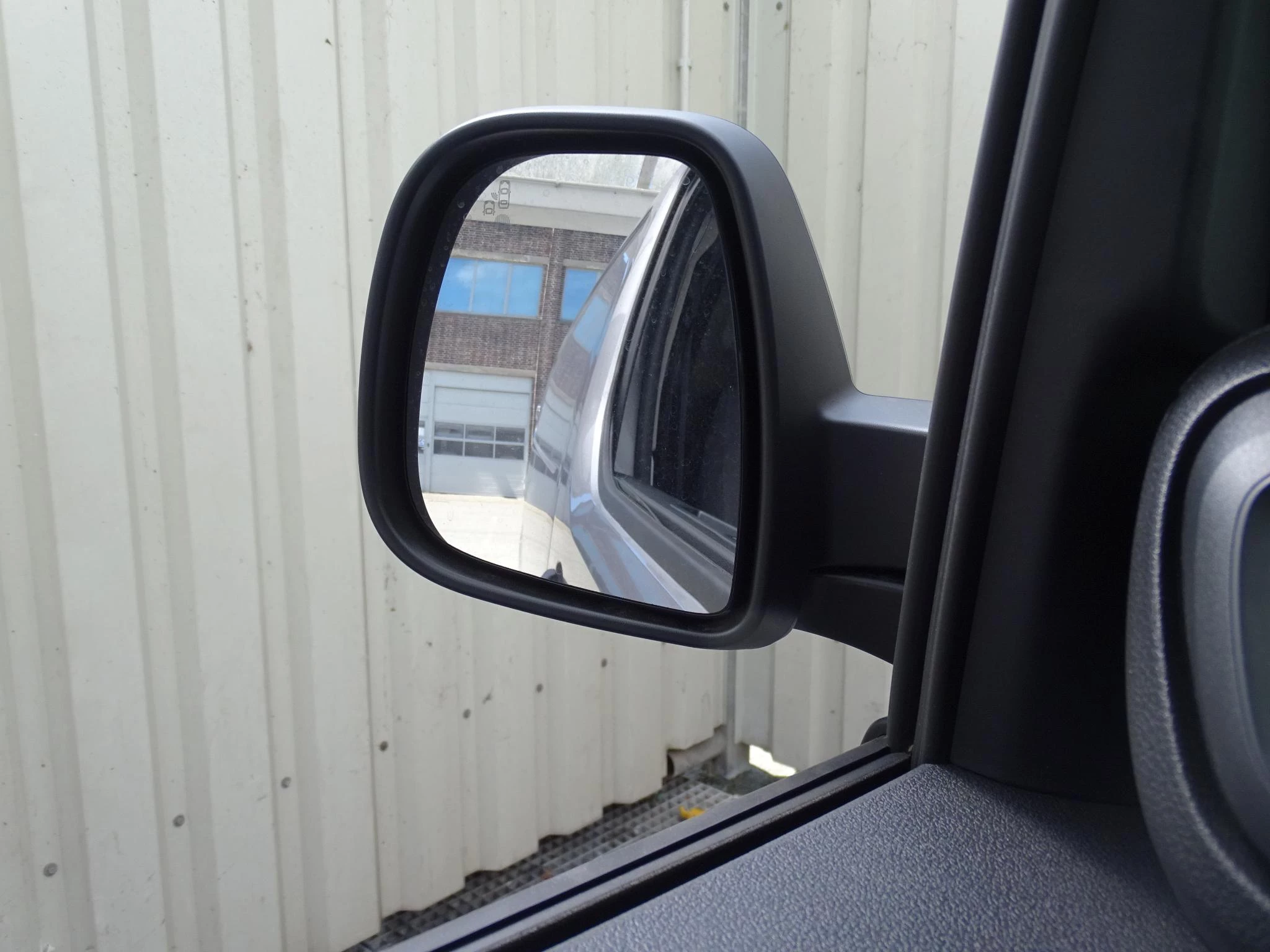 Opel Vivaro 2.2 Turbo D 180 S/S AT8 L3H1