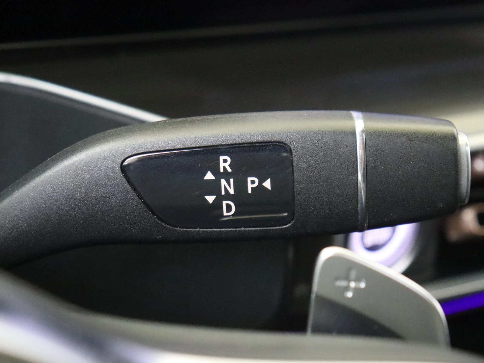 Mercedes-Benz-EQC-image-15