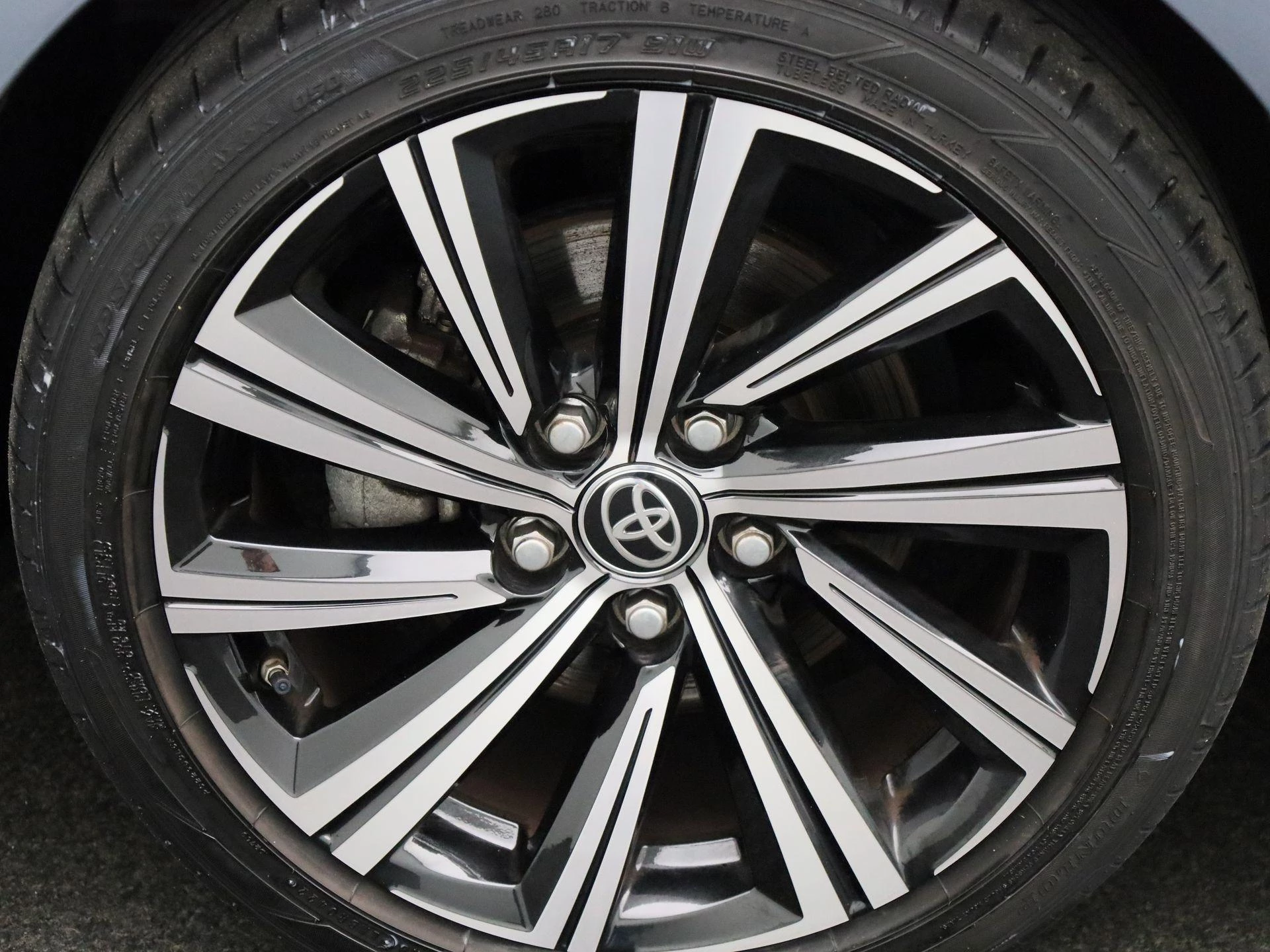 Toyota Corolla 1.8 Hybrid Business Plus