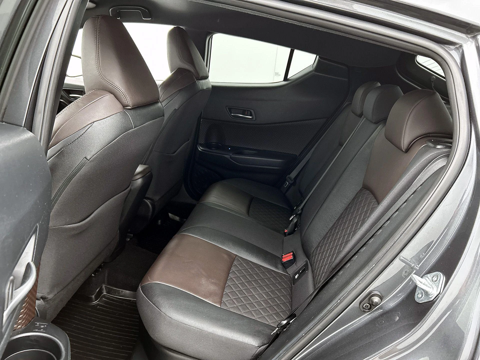 Toyota-C-HR-image-26