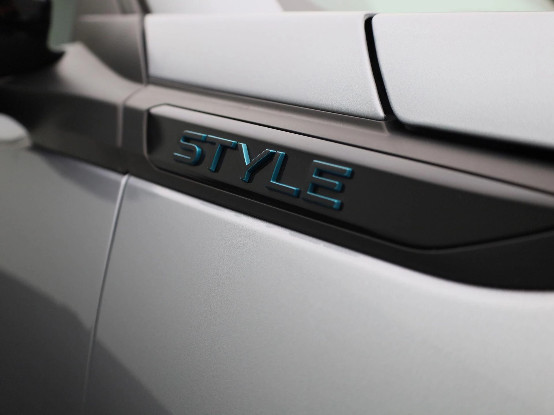 Peugeot-e-2008-image-35