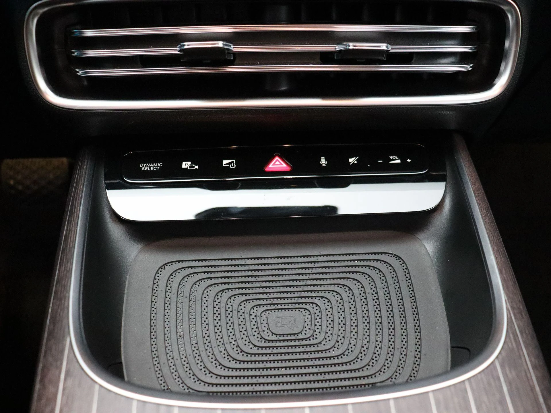 Mercedes-Benz-GLB-image-22