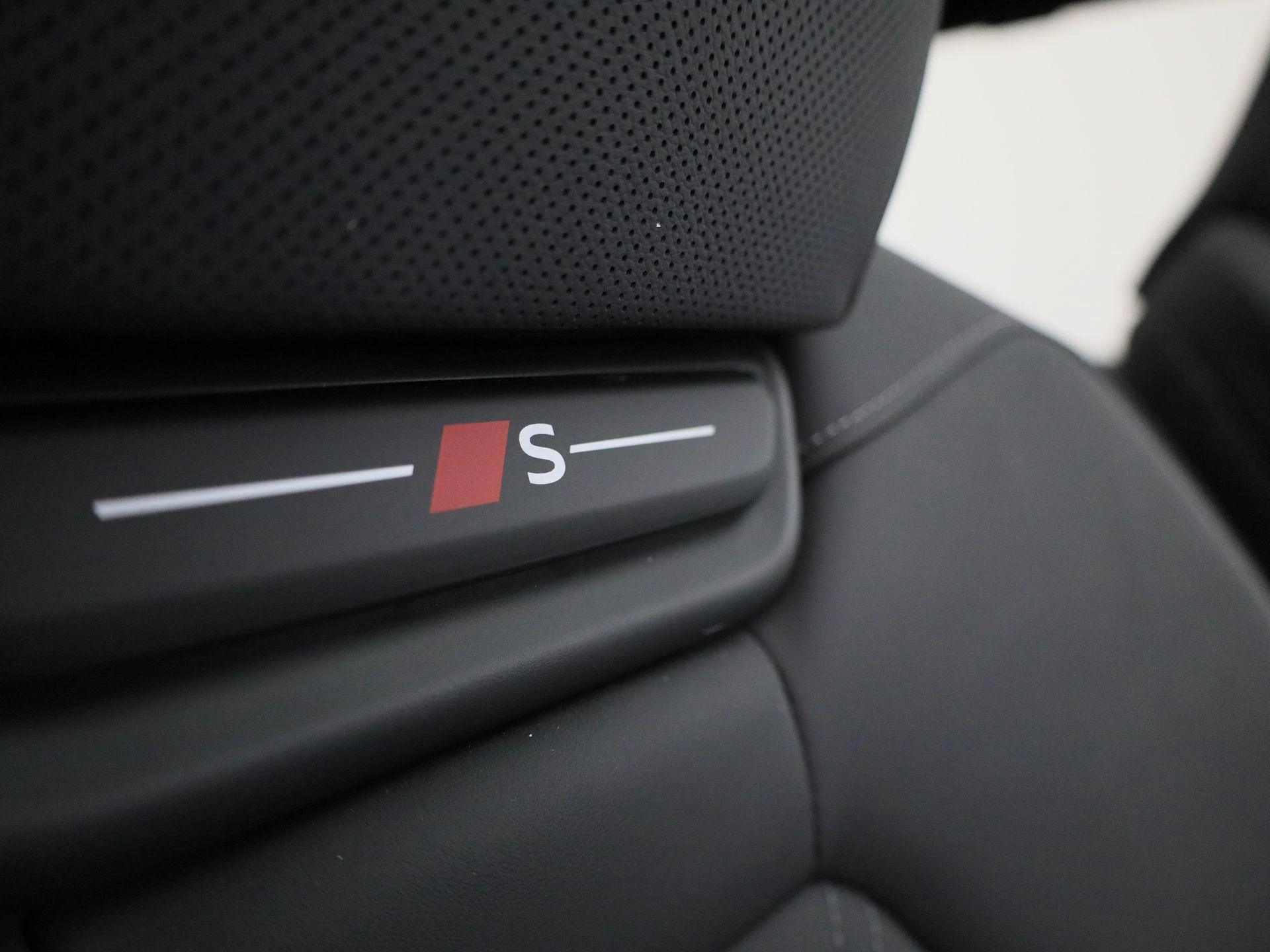 Audi-Q6 e-tron-image-59