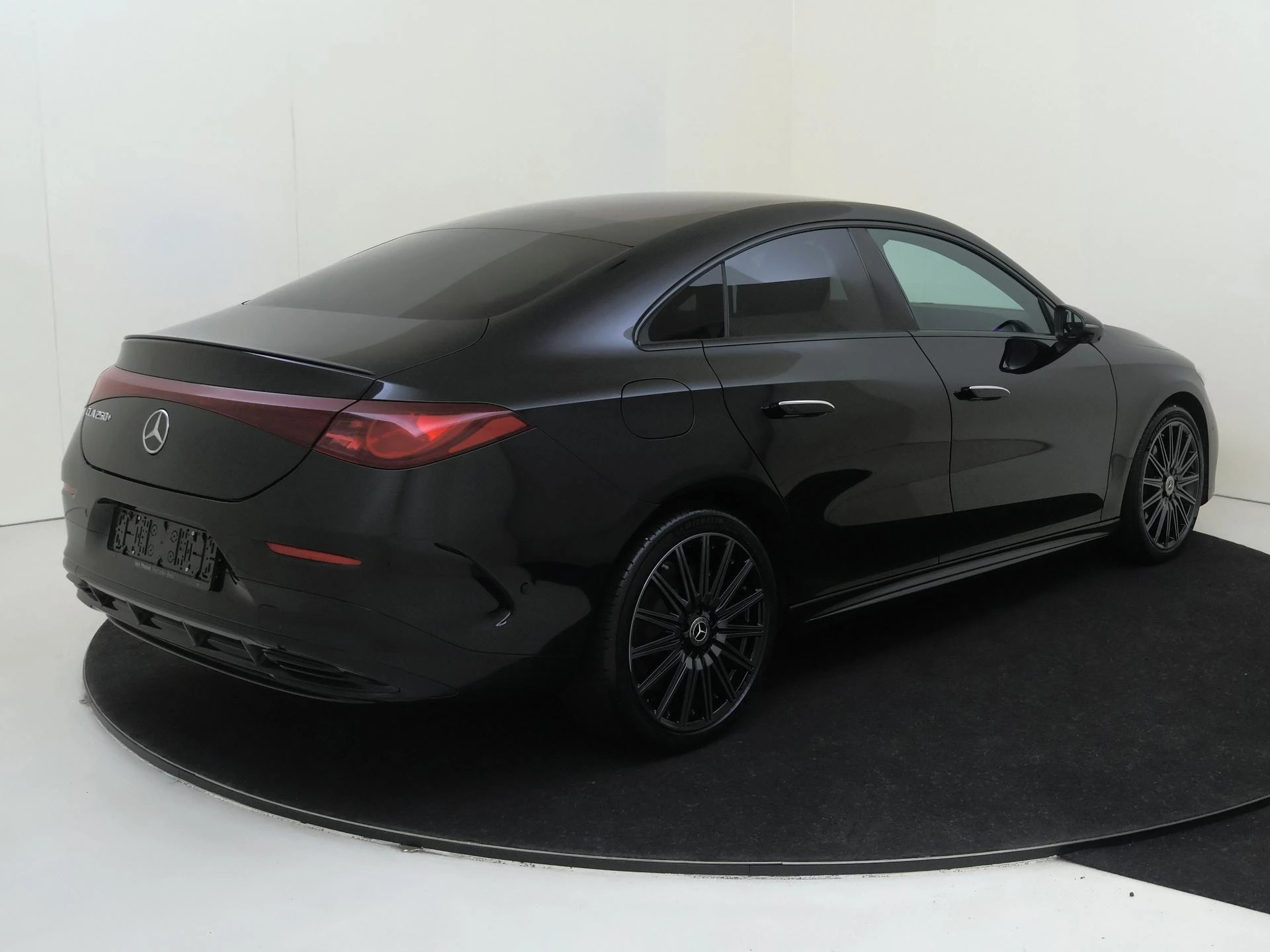 Mercedes-Benz-CLA-image-3