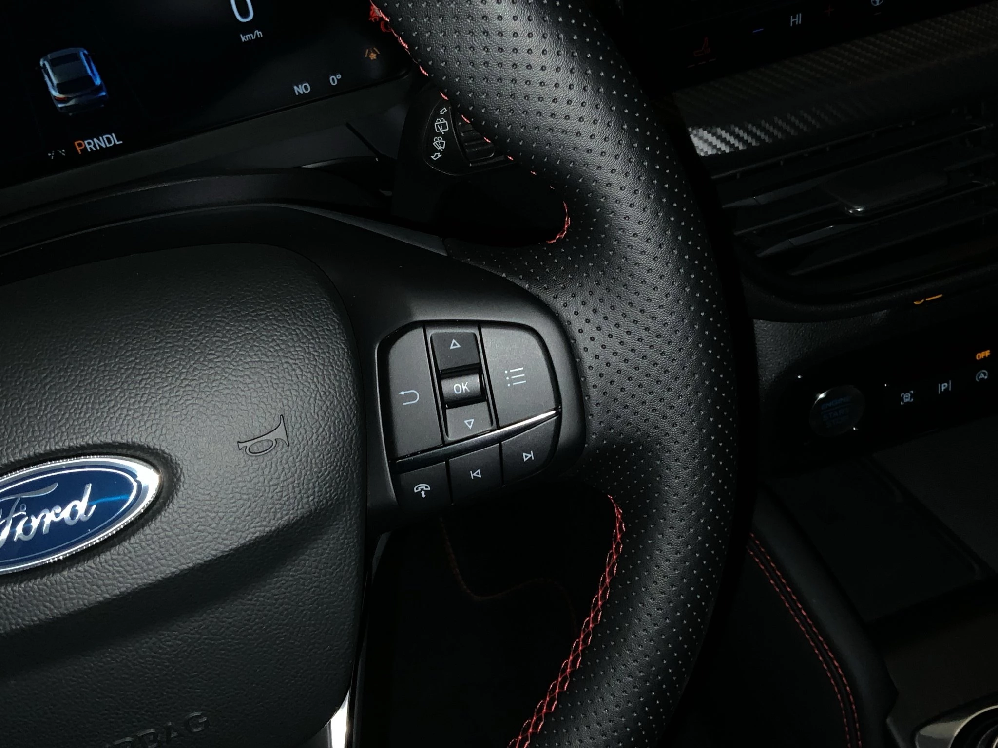 Ford Kuga ST-Line X Aut.*360GRAD*LED-MATRIX*NAVI*GRA*WINTER-PKT.