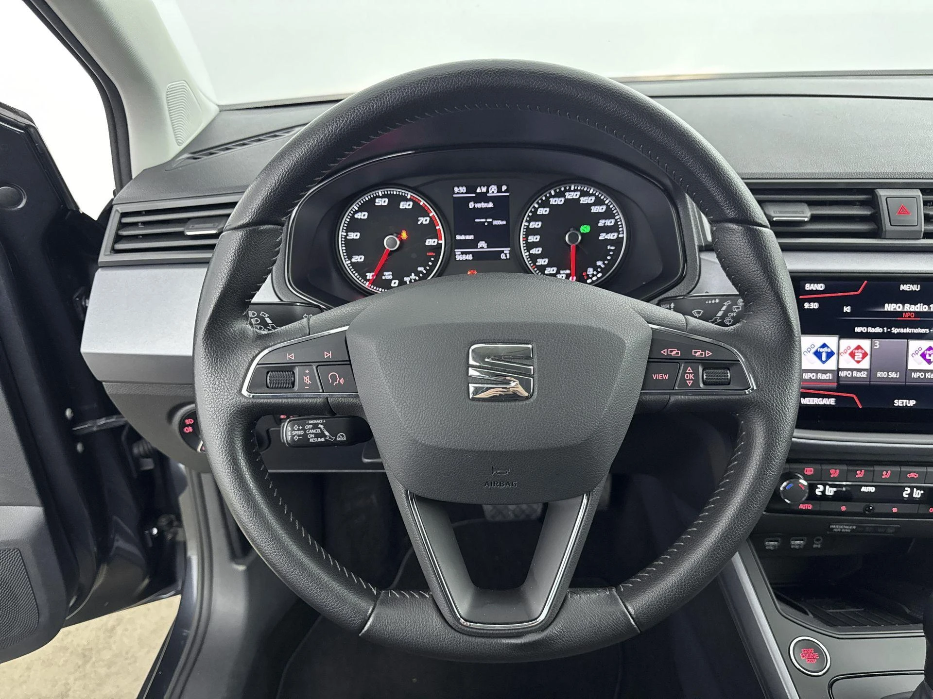 SEAT-Arona-image-9