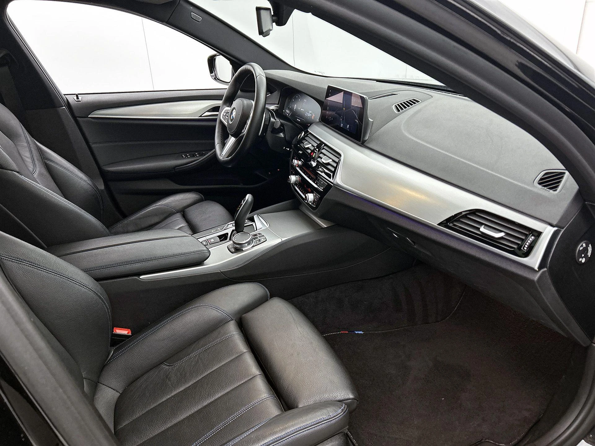 BMW-5 Serie-image-23