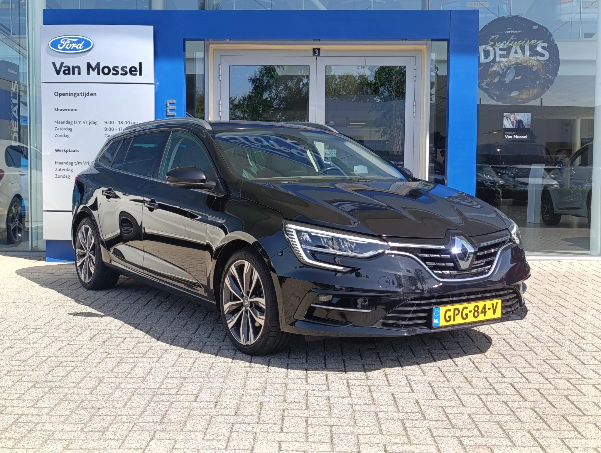 Renault-Megane E-Tech-image-1