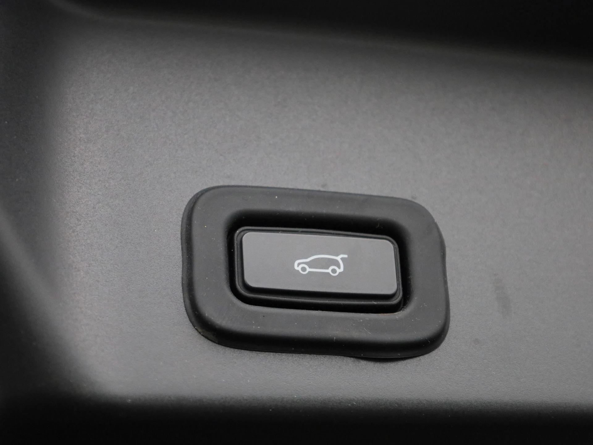 Land Rover-Range Rover Evoque-image-15