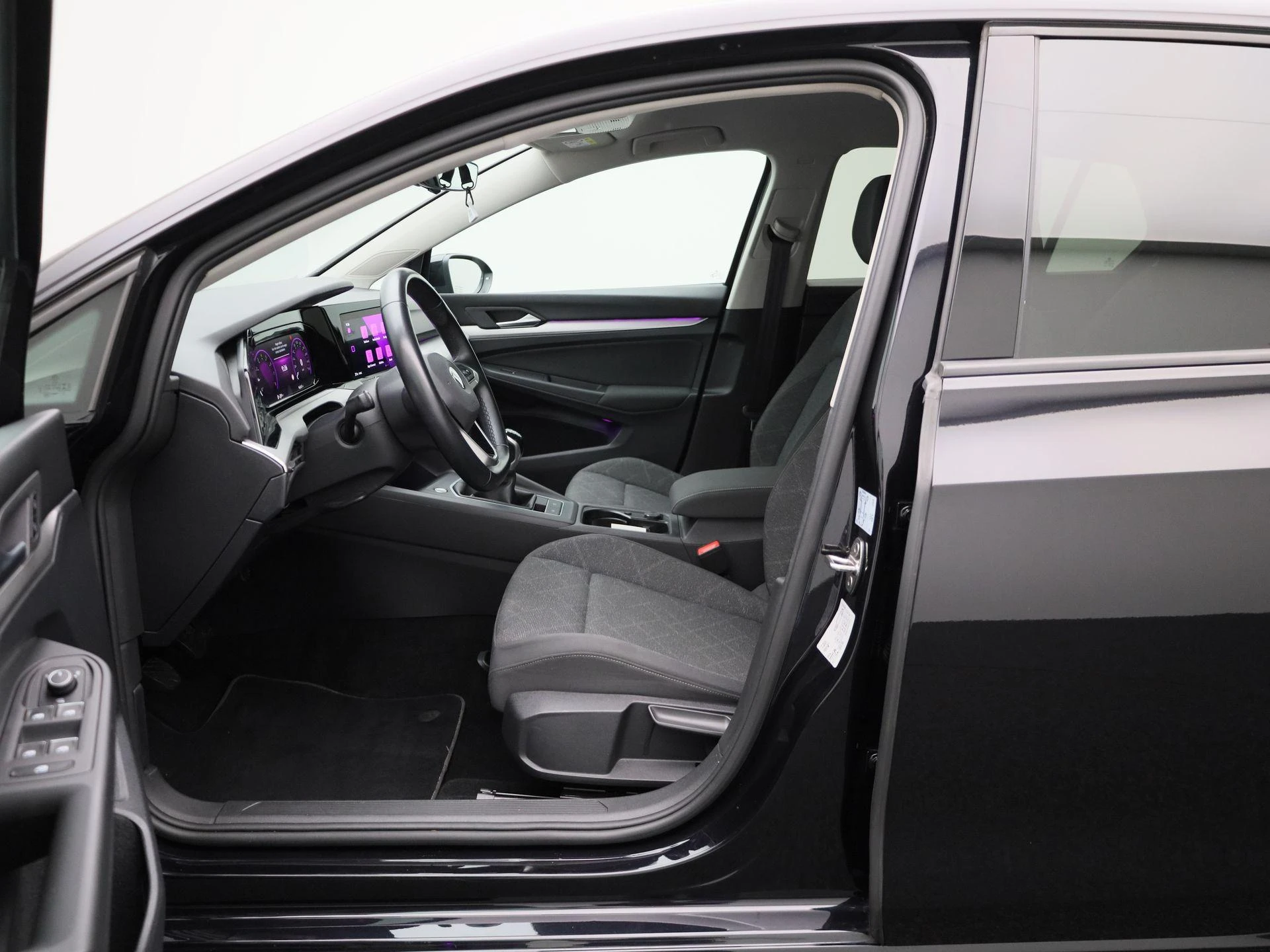 Volkswagen-Golf-image-10