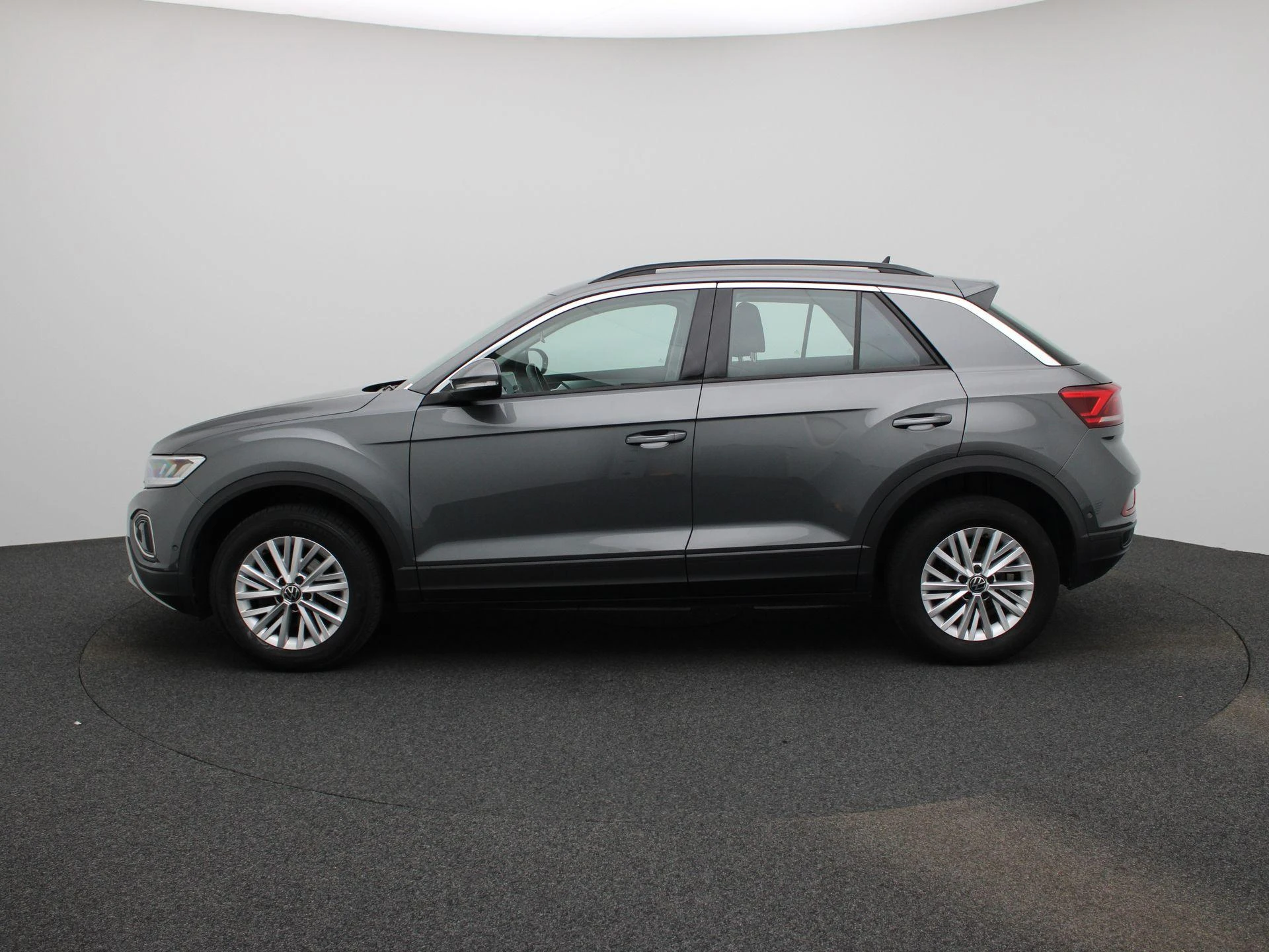 Volkswagen-T-Roc-image-3