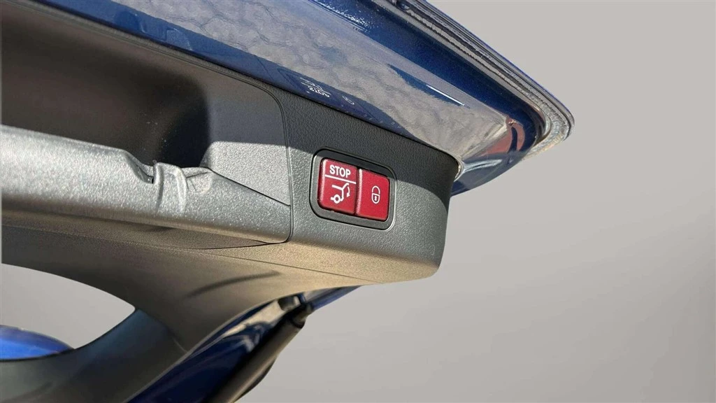 Mercedes-Benz-EQB-image-22