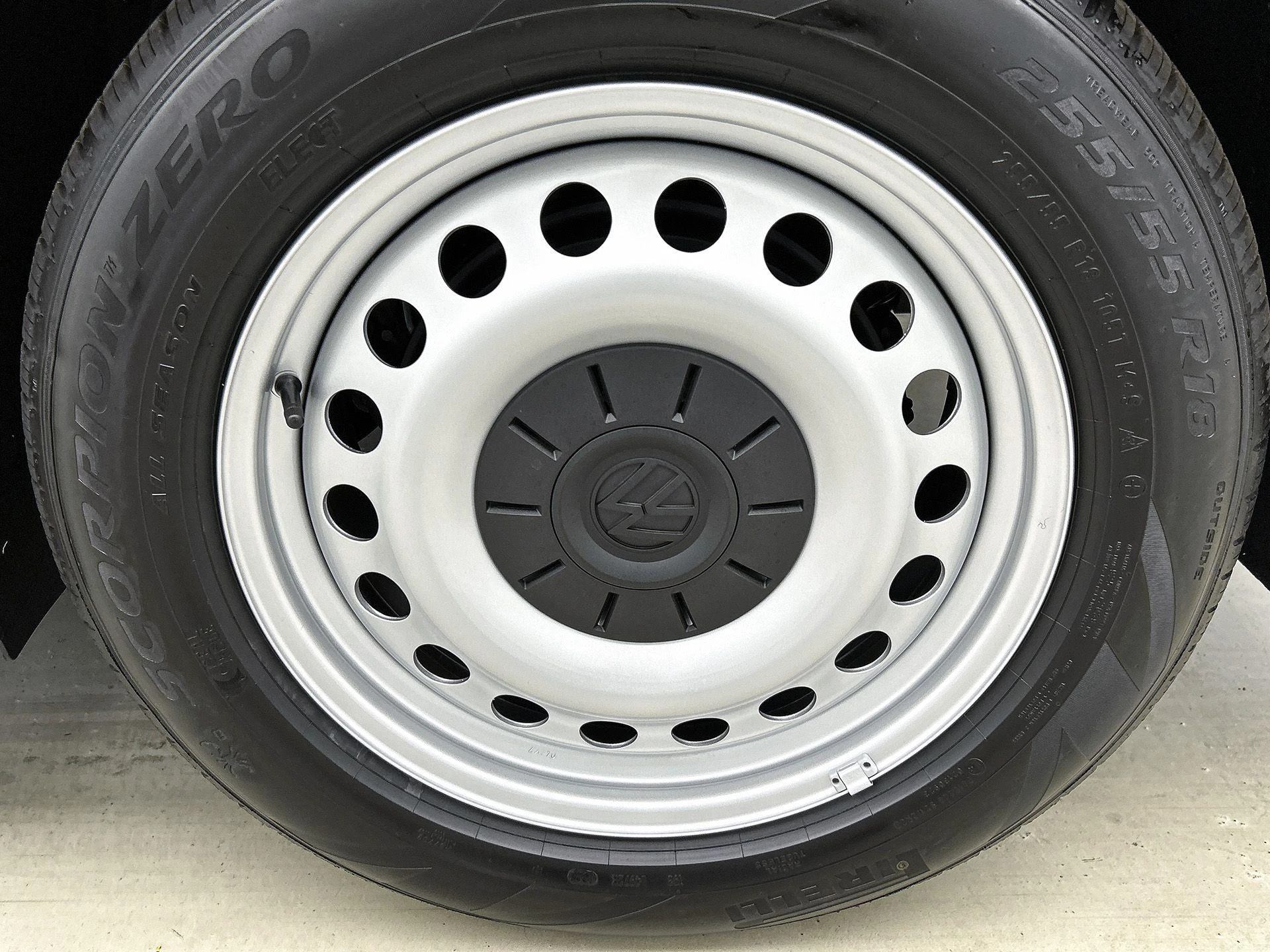 Volkswagen-ID. Buzz Cargo-image-21