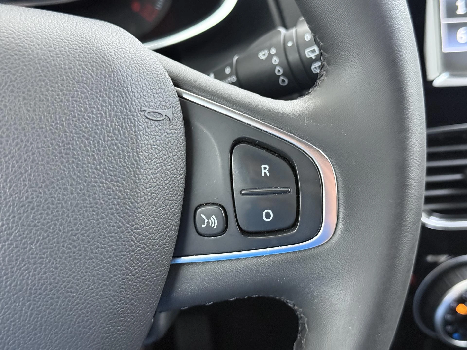 Renault-Clio-image-23